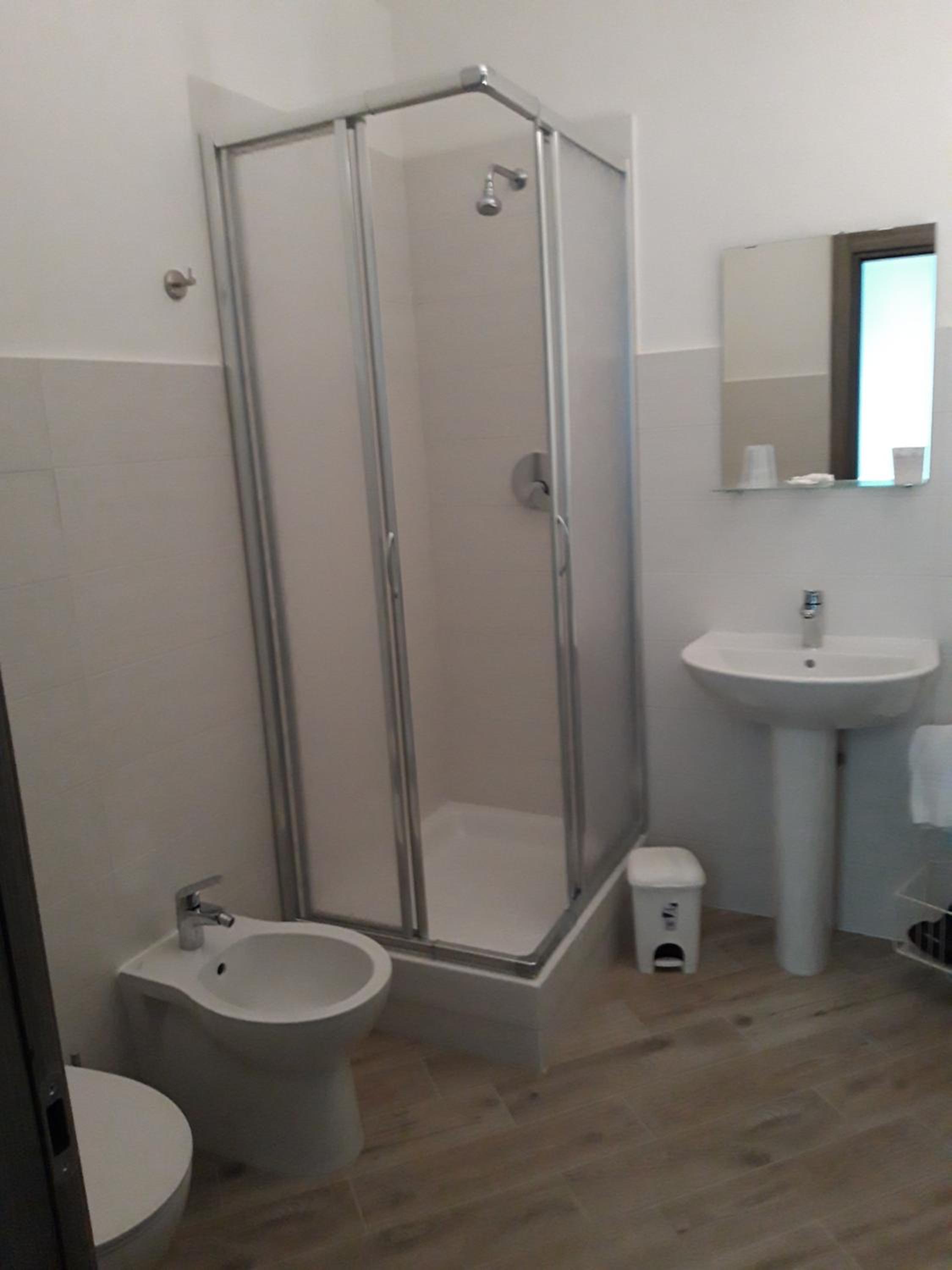 Double Room with Private Bathroom photo 2