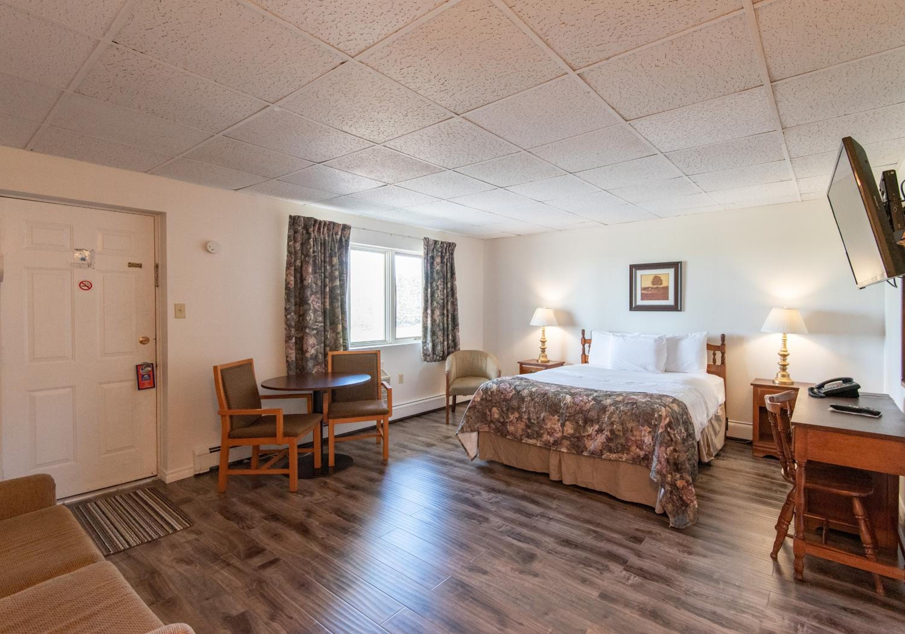 Two-Bedroom Suite - Photo 1