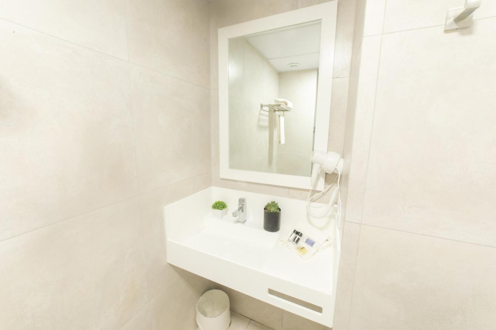 Luxury Twin - 2 Single Beds photo 3