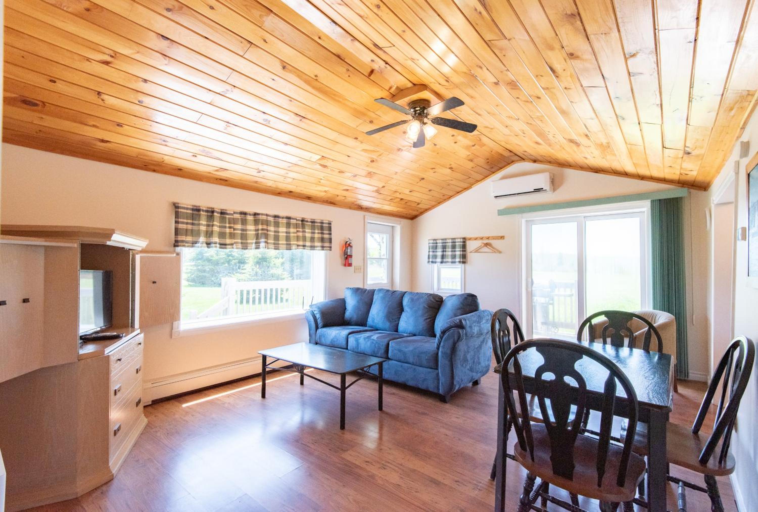 Bungalow with Patio photo 3