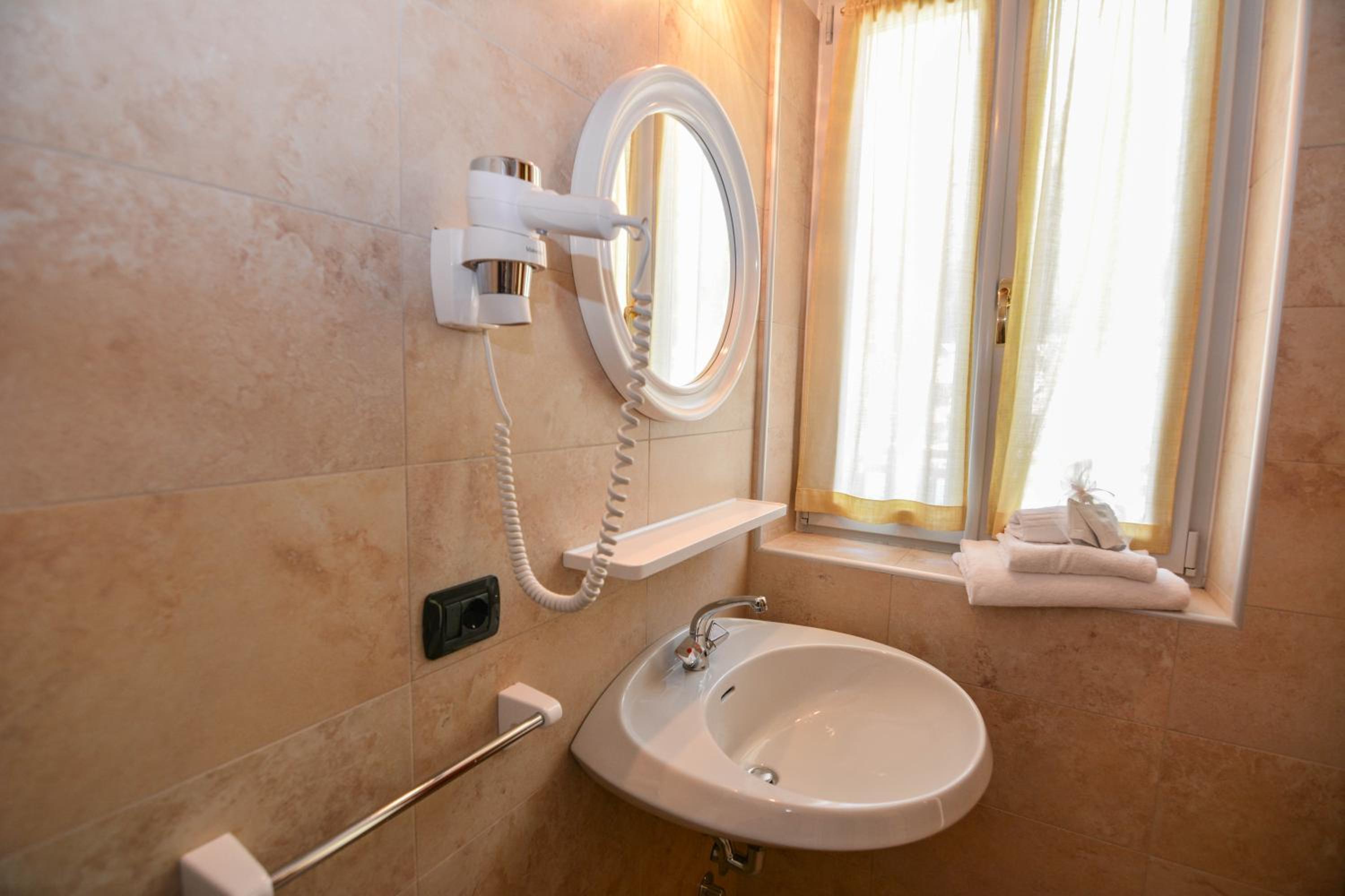 Family Room with Private Bathroom - Photo 6