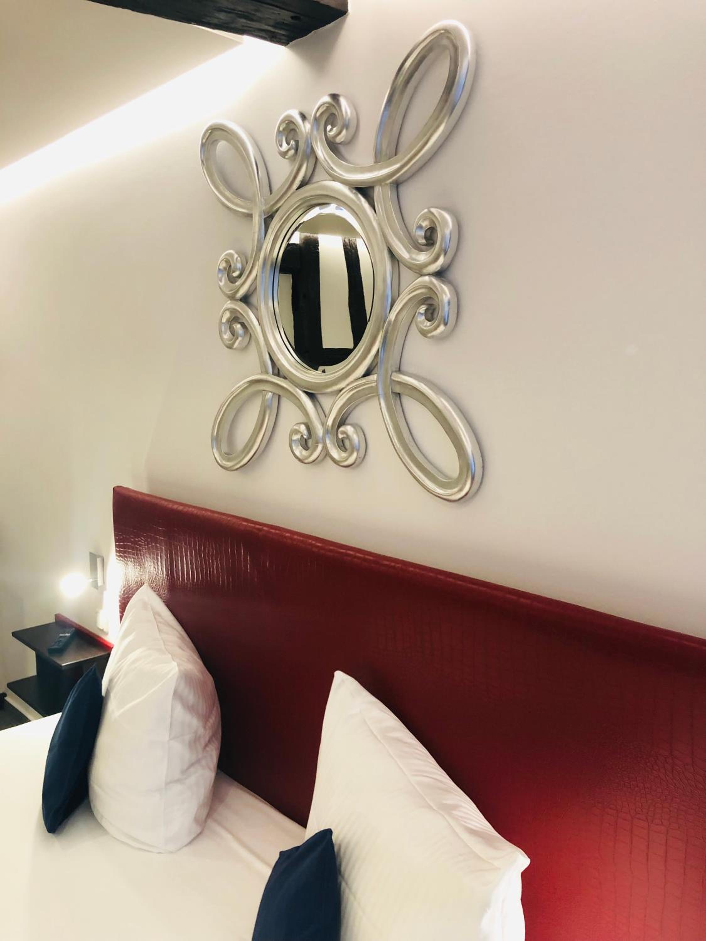 Deluxe Double Room - Photo 7