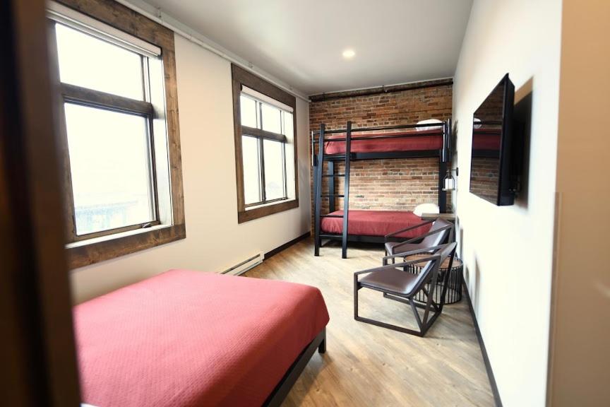 Room 5 @ 30 West Main Street