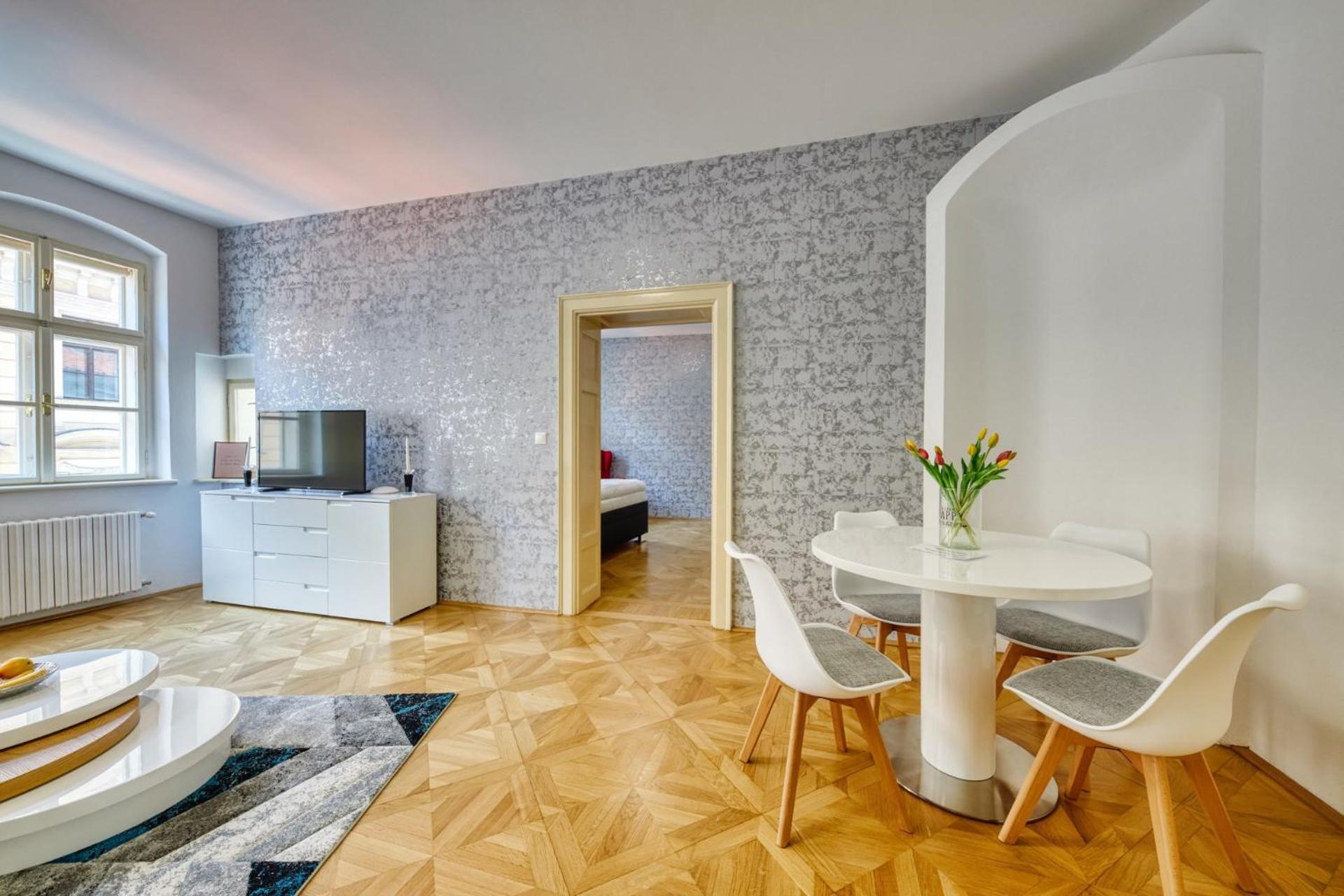 One-Bedroom Apartment - Photo 9