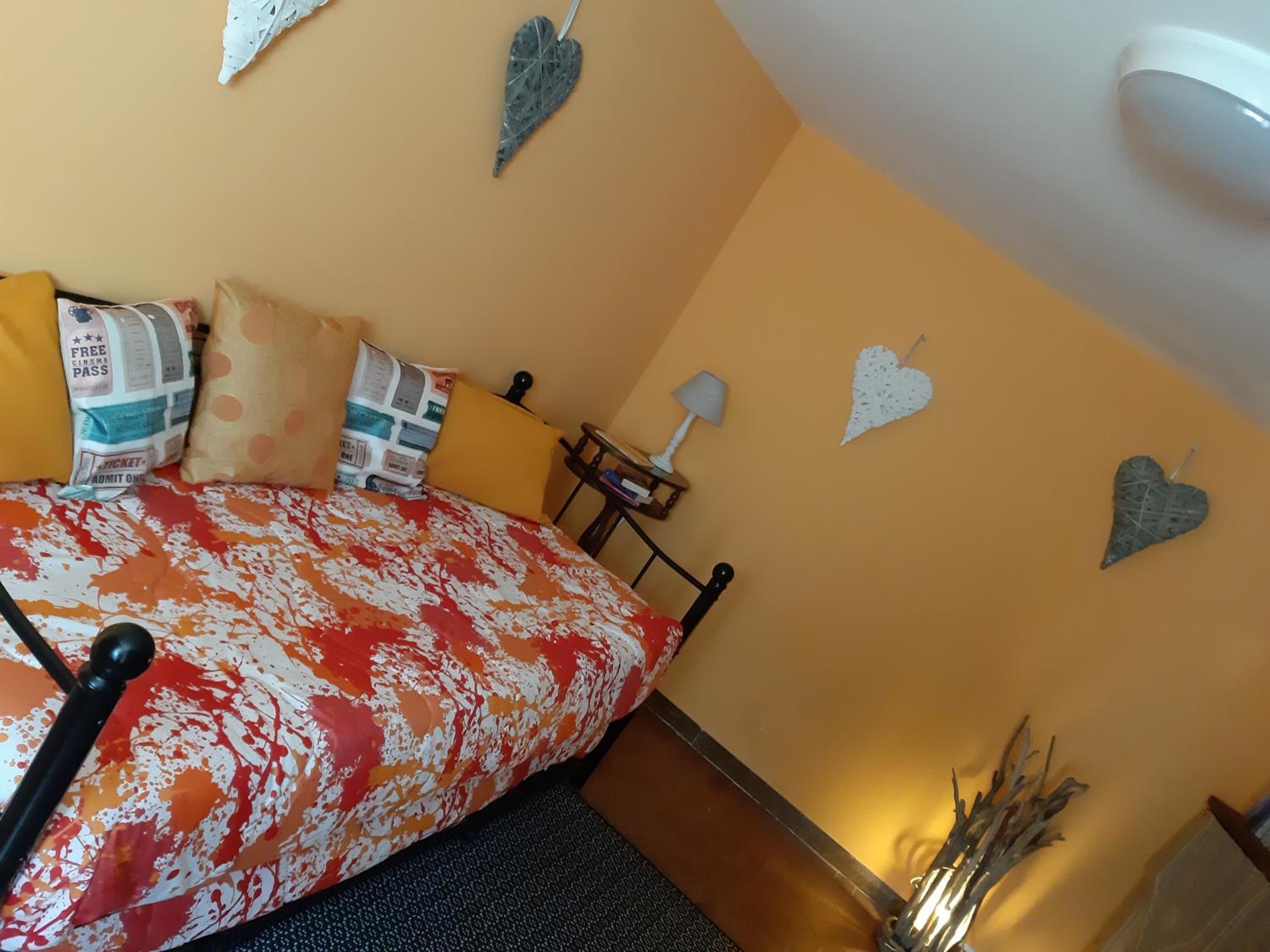 Twin Room - Photo 2