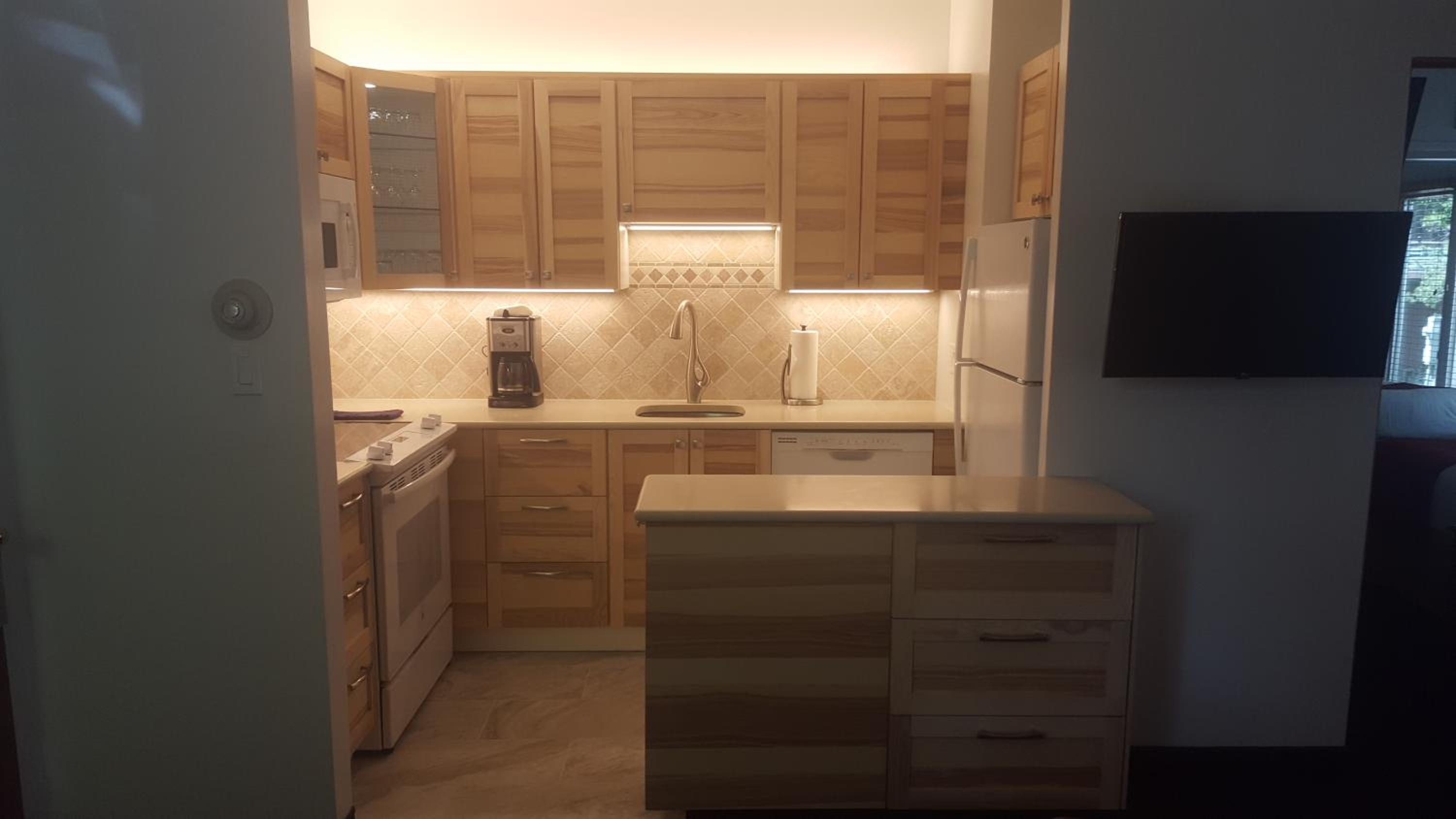 One-Bedroom Condo - Photo 6