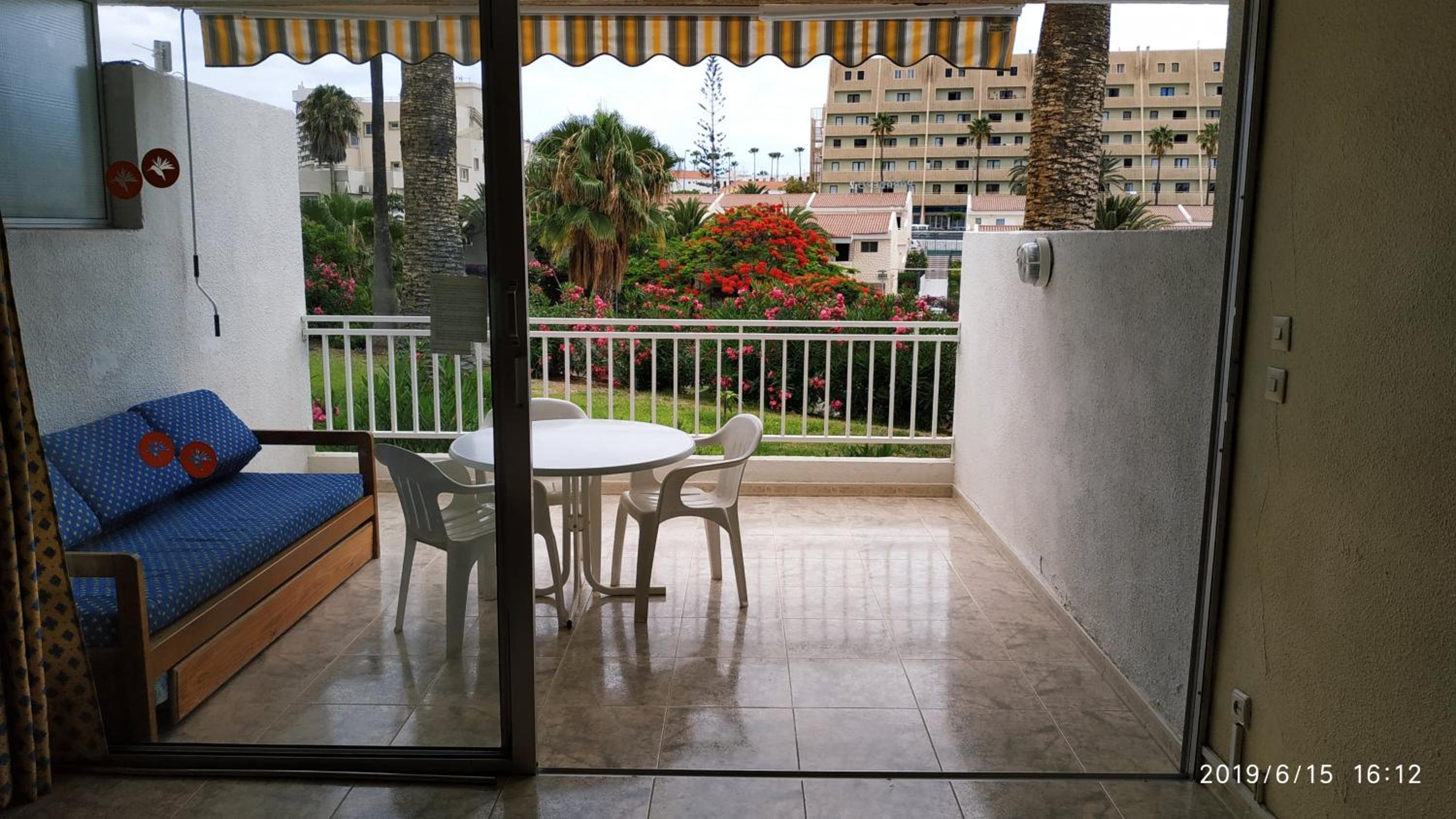 Apartment with Balcony photo 3