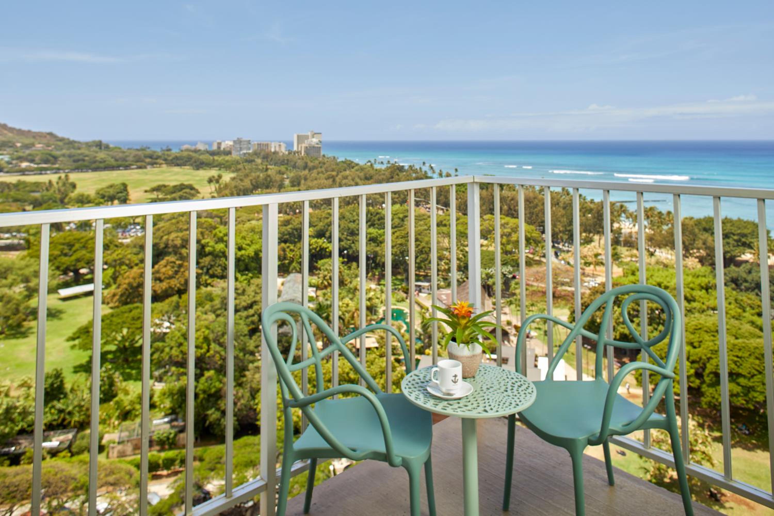 Premier Ocean View Balcony, King