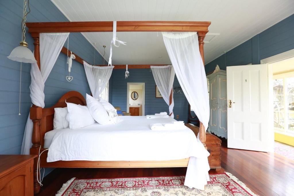 Deluxe King Room - Photo 5