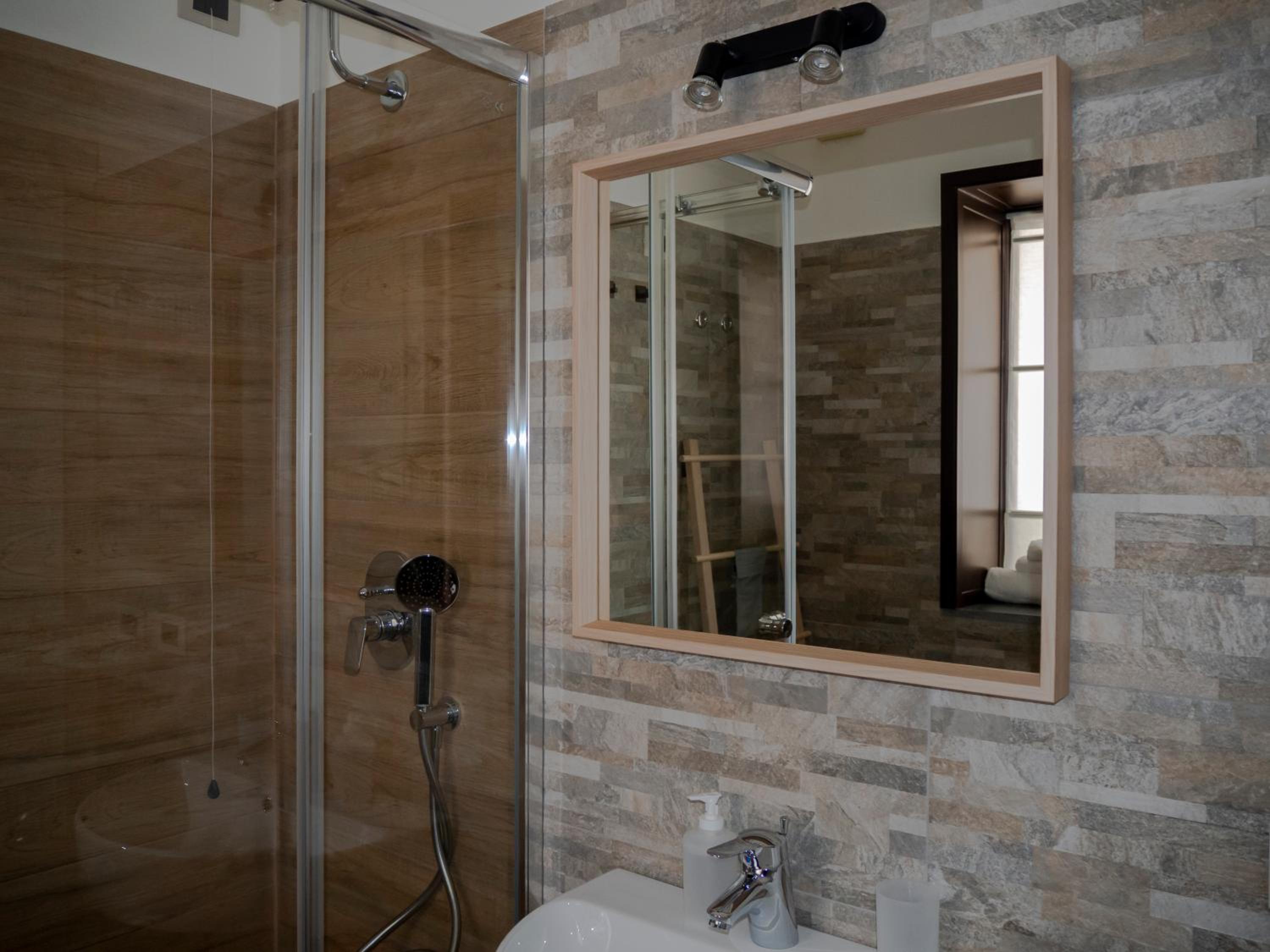 Deluxe Triple Room photo 3