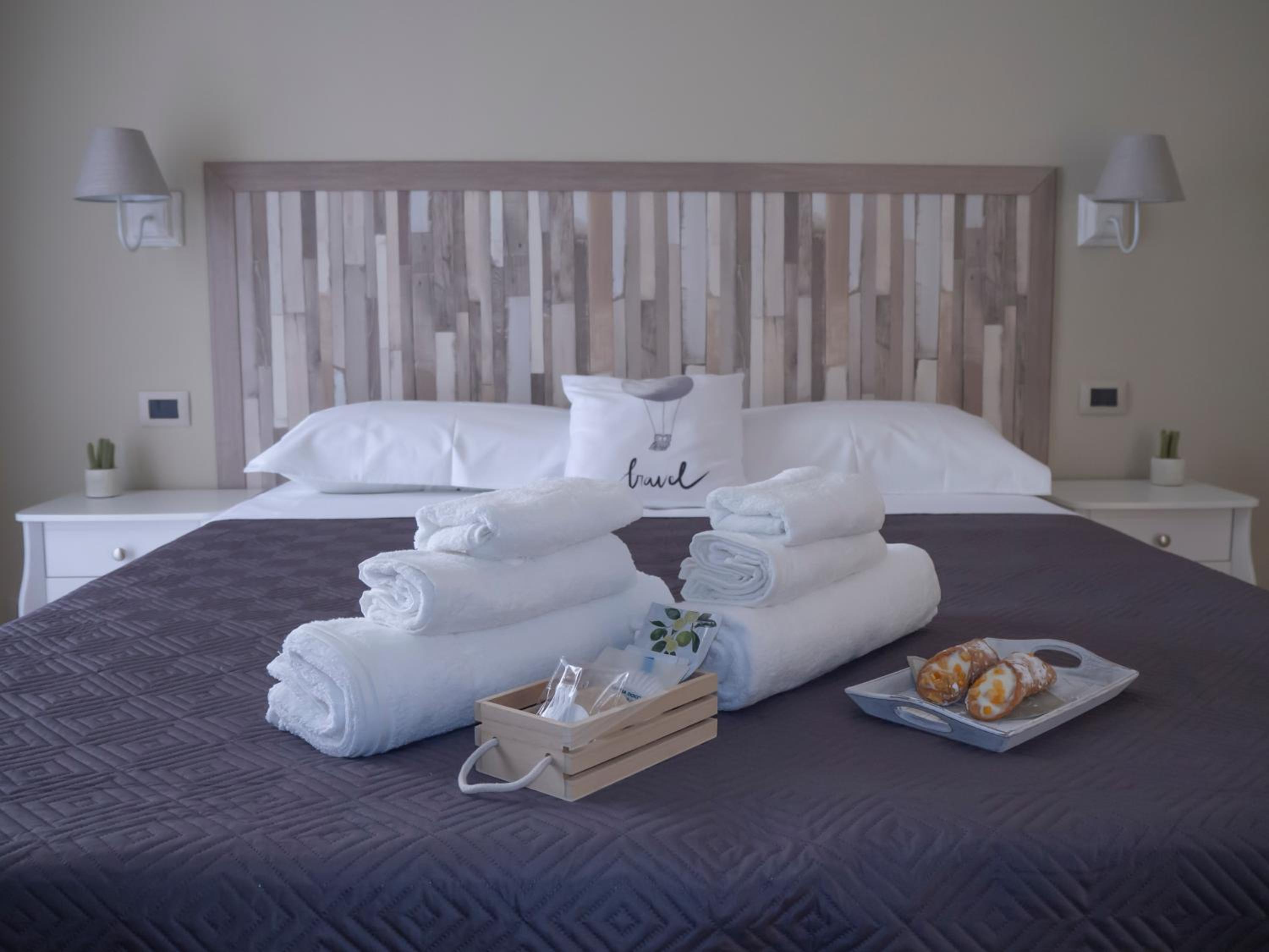 Deluxe Double or Twin Room with Garden View photo 2