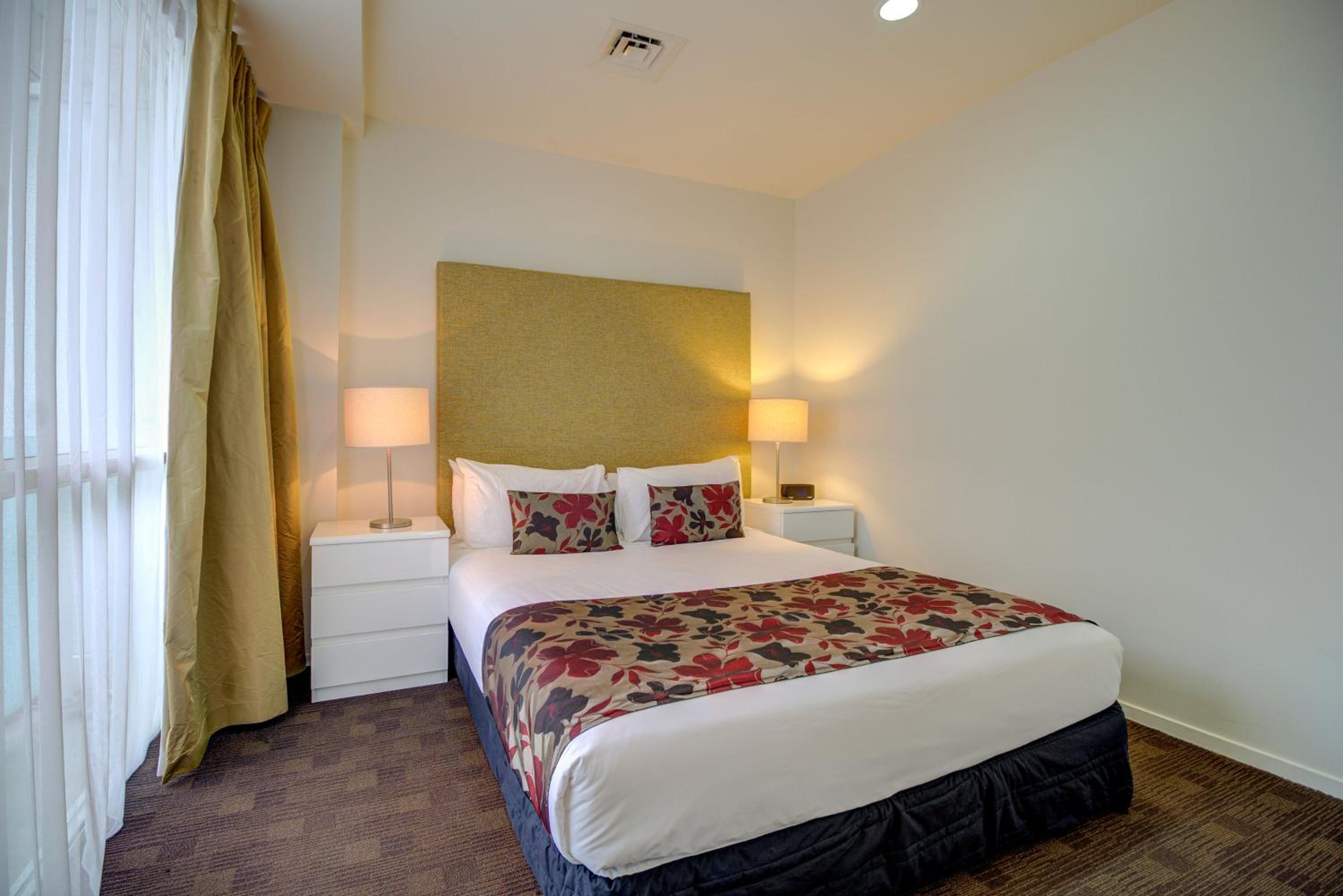 Premier One-Bedroom Apartment - Photo 6