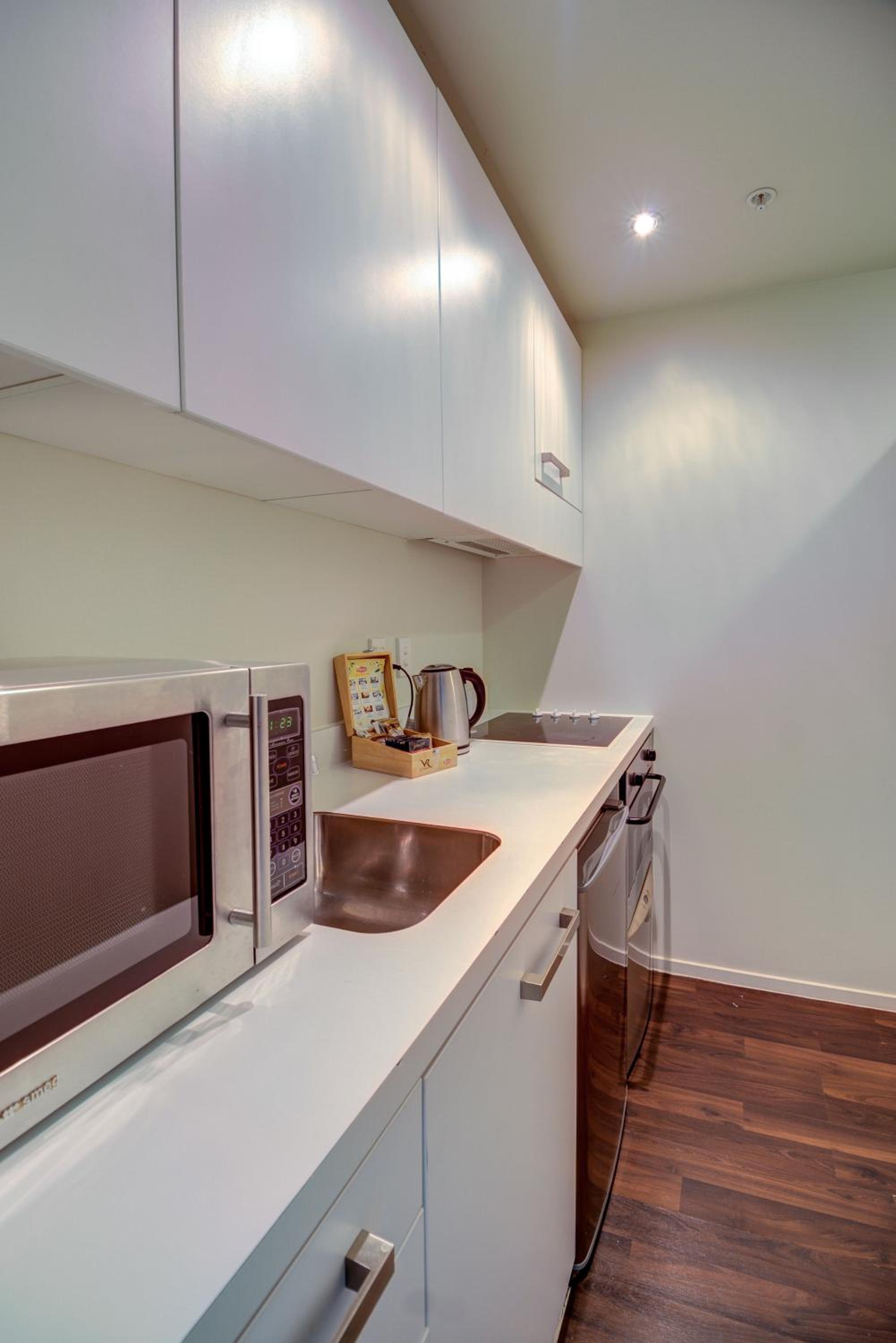 Premier One-Bedroom Apartment - Photo 2