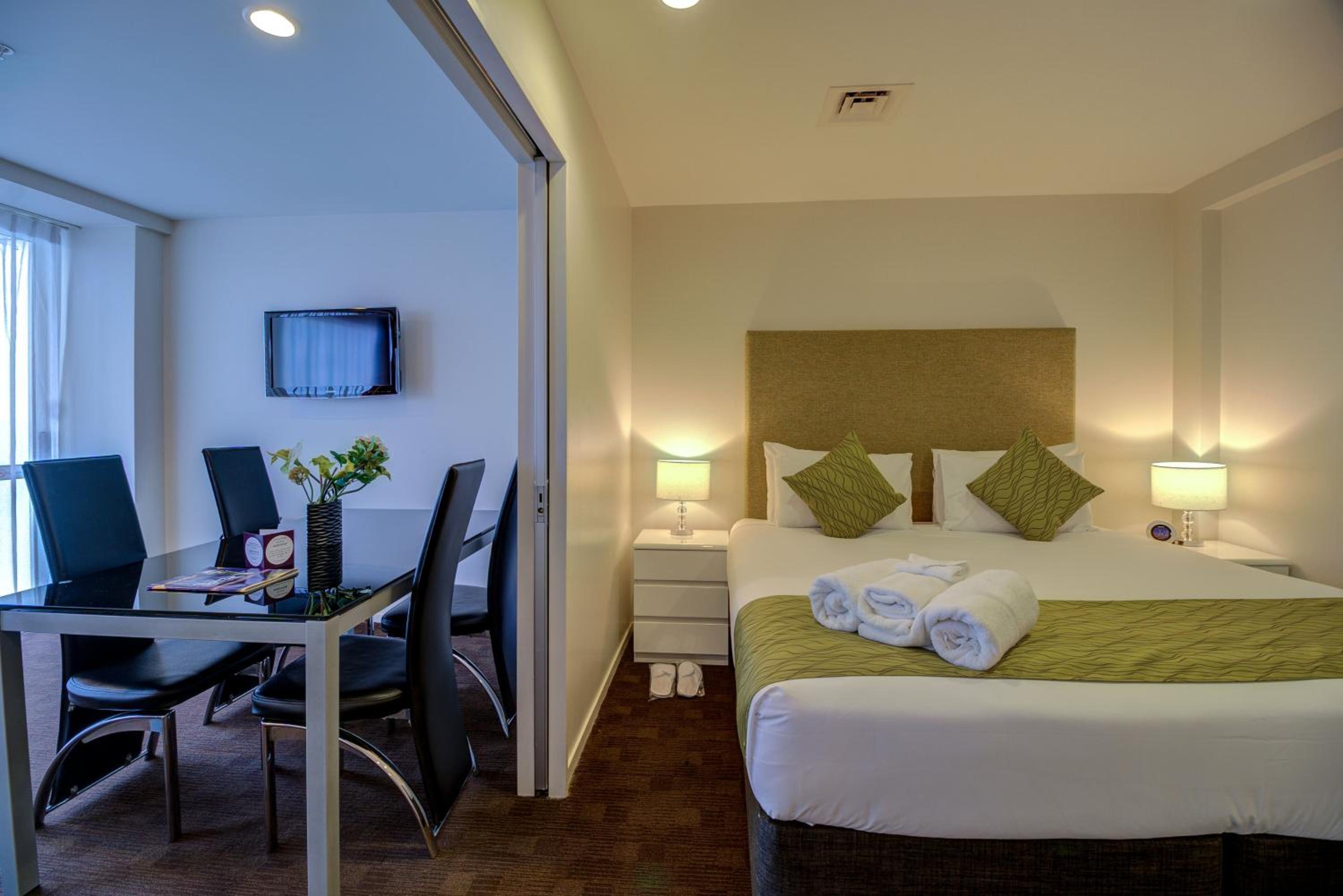 Executive Two-Bedroom Apartment - Photo 6