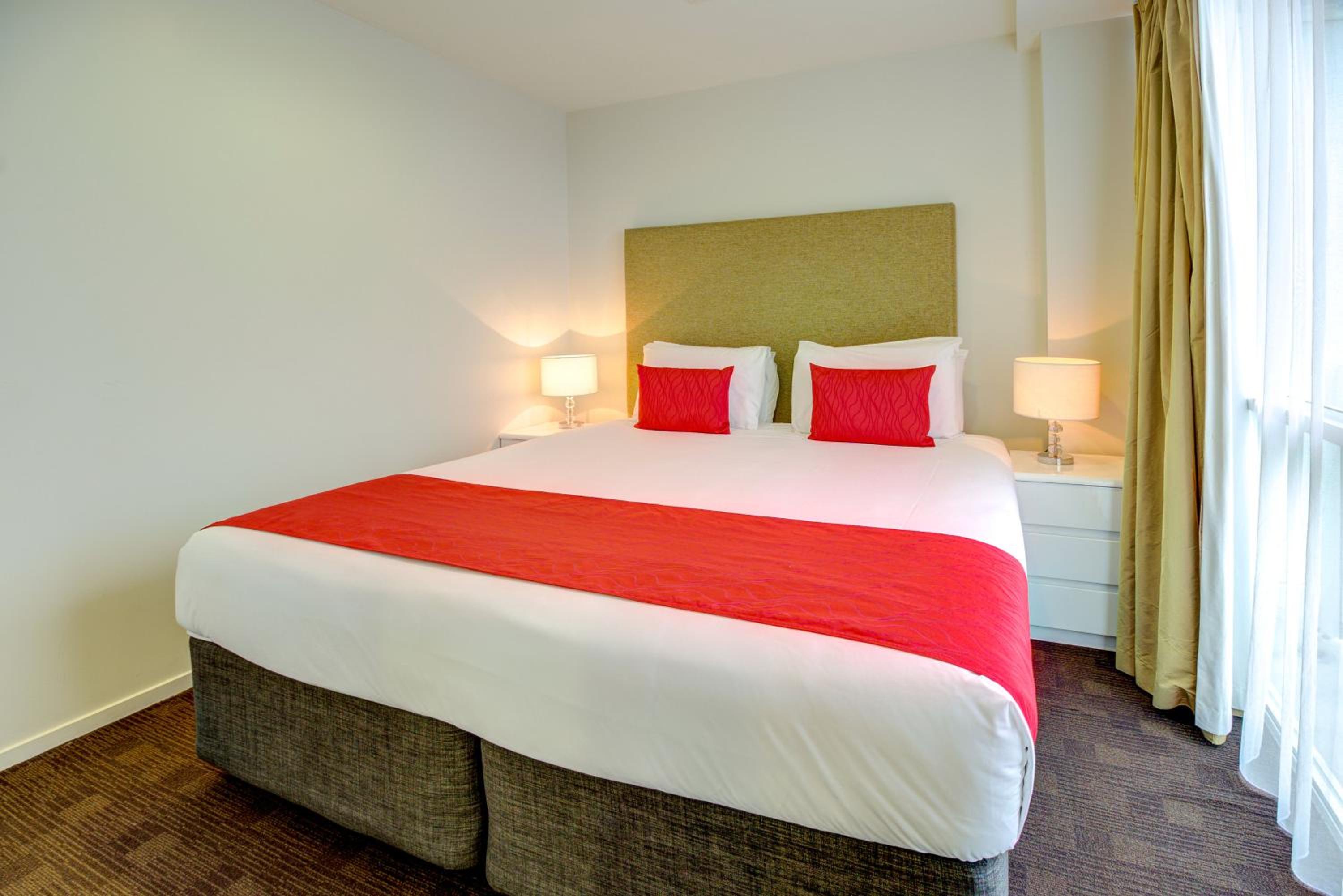 Executive Two-Bedroom Apartment - Photo 4