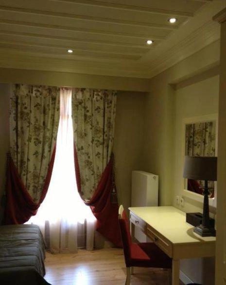 Double or Twin Room - Photo 4