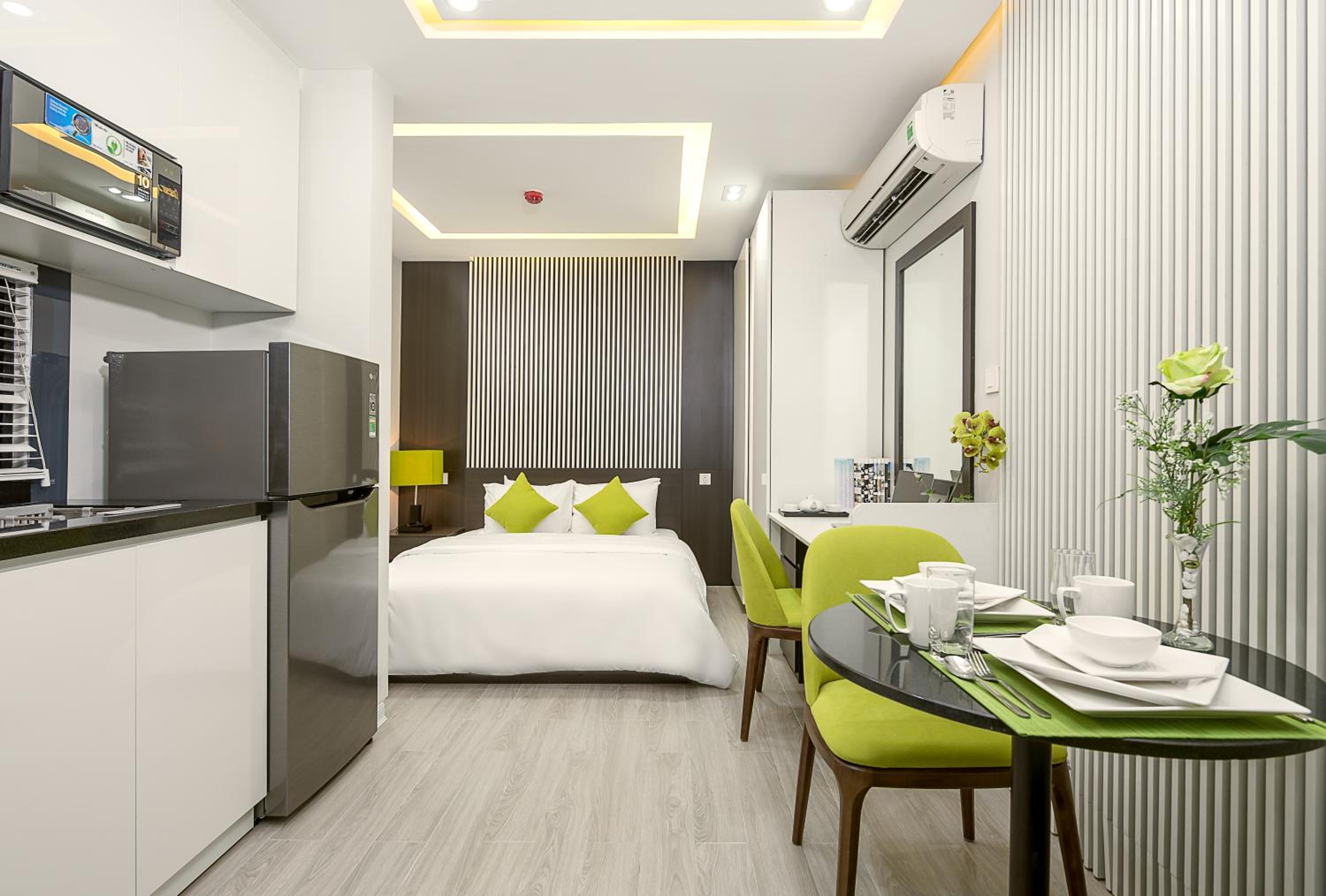 Studio Apartment - Photo 4