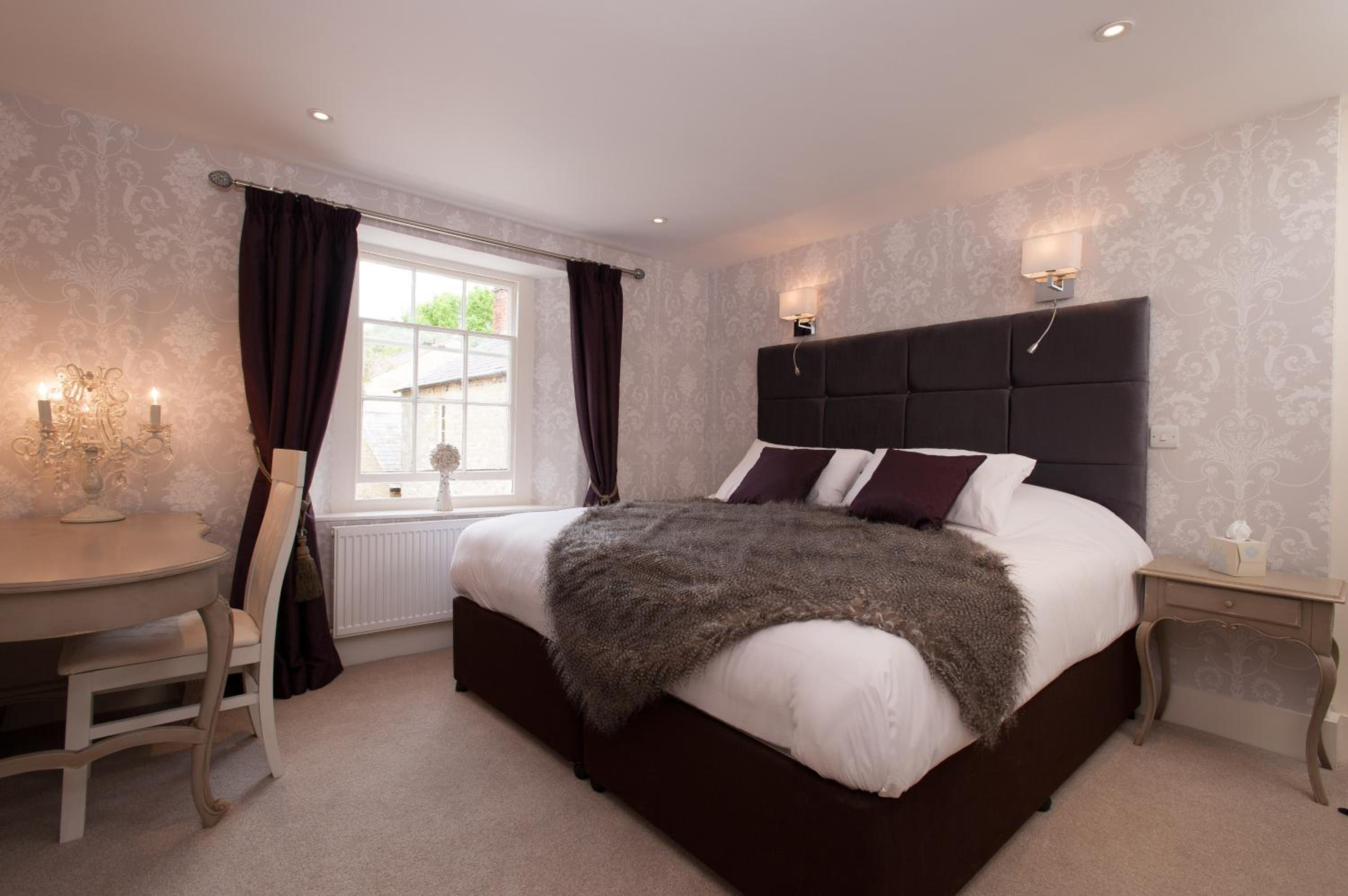 Deluxe King Room photo 2
