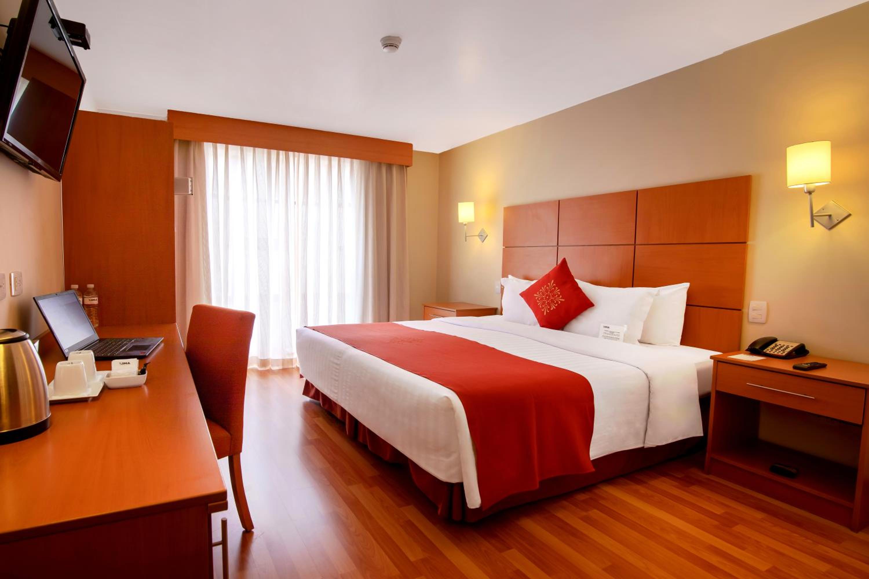 Standard King Room with One King Size Bed - Photo 1