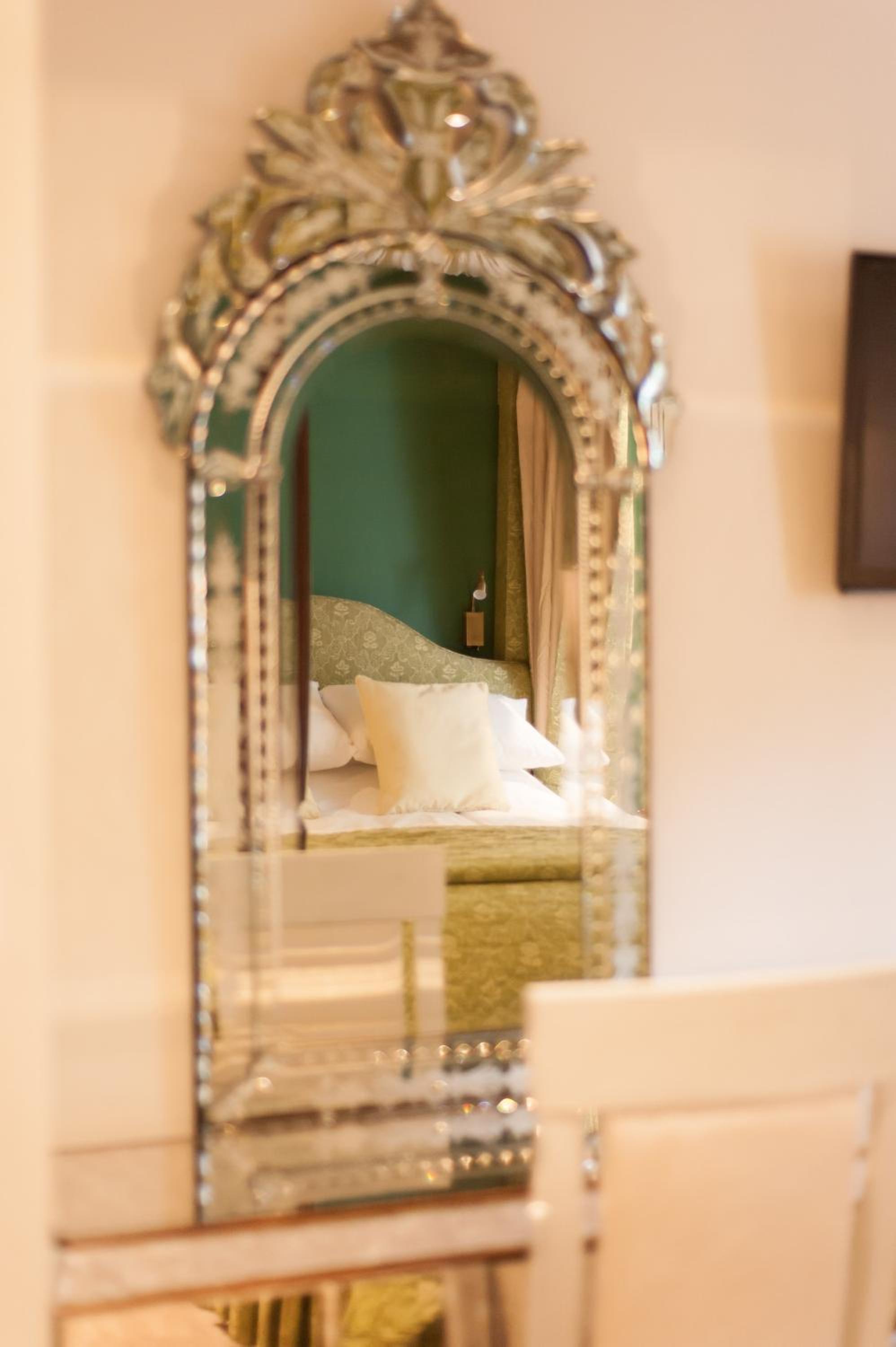 Double Room with Four Poster Bed photo 3