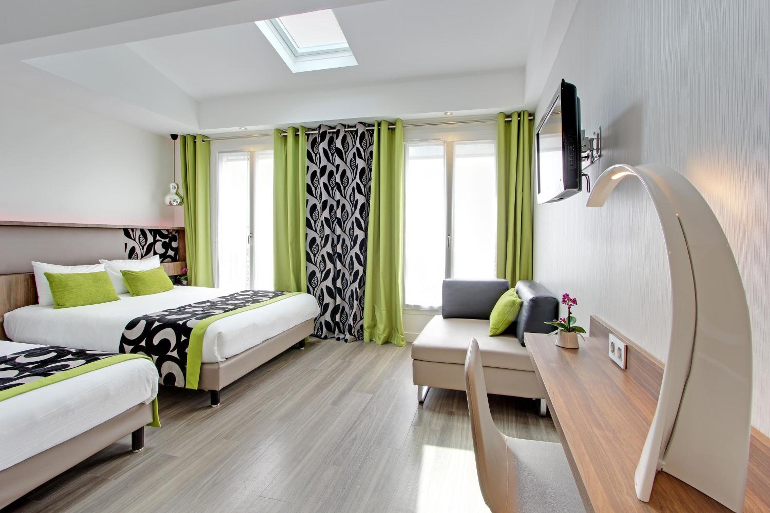 Superior Quadruple Room photo 2