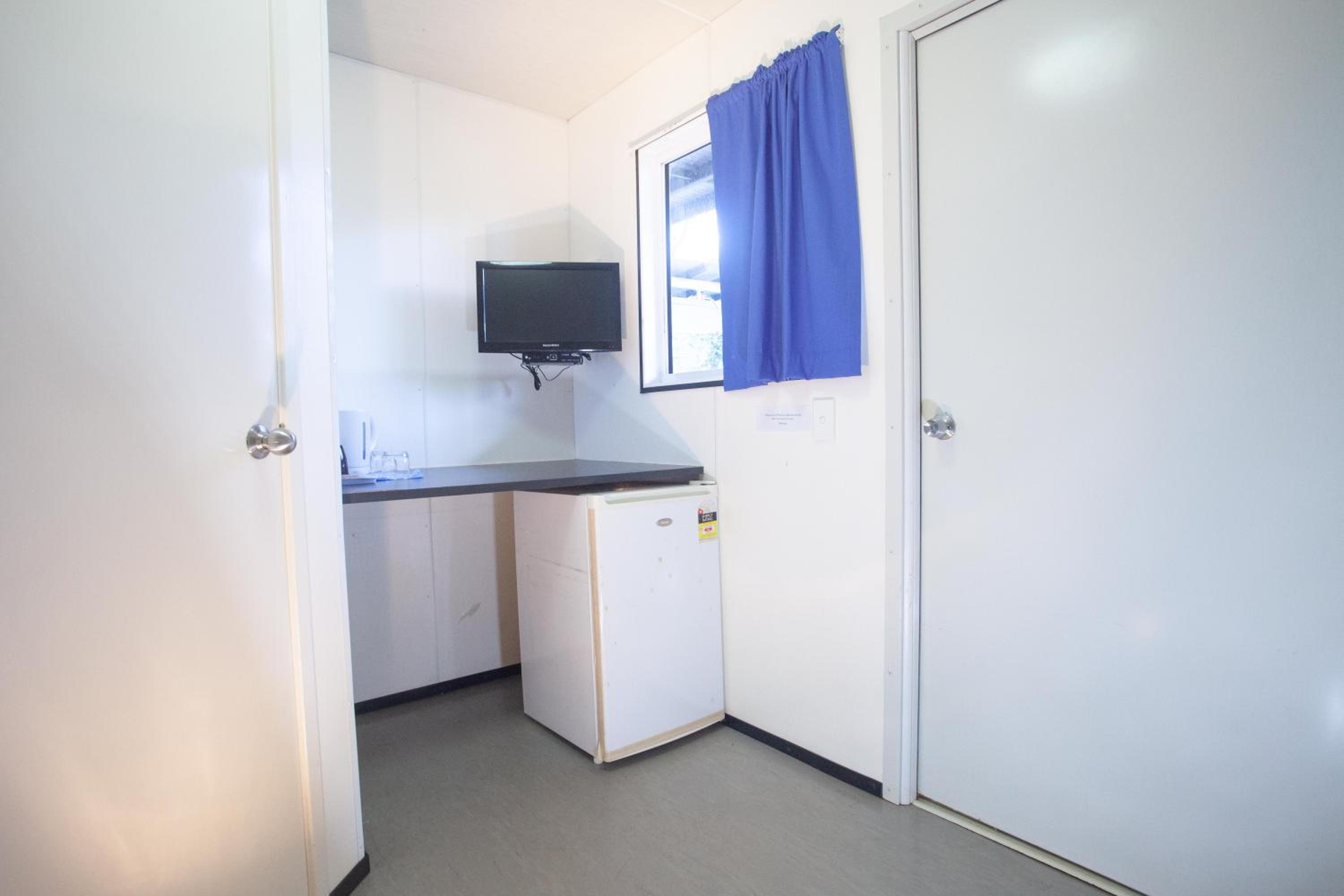 Double Room with Private Bathroom - Photo 4