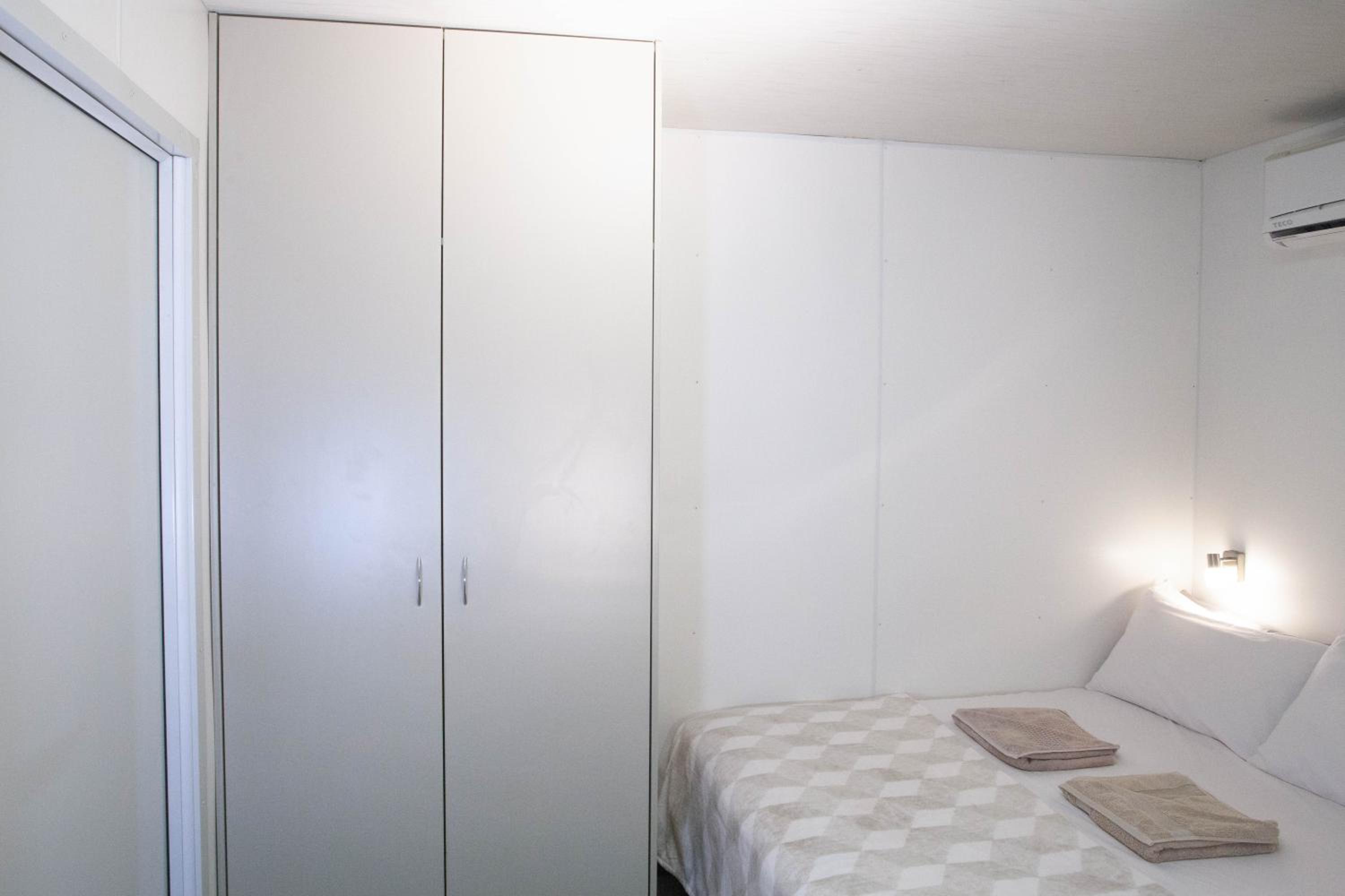 Double Room with Private Bathroom - Photo 6