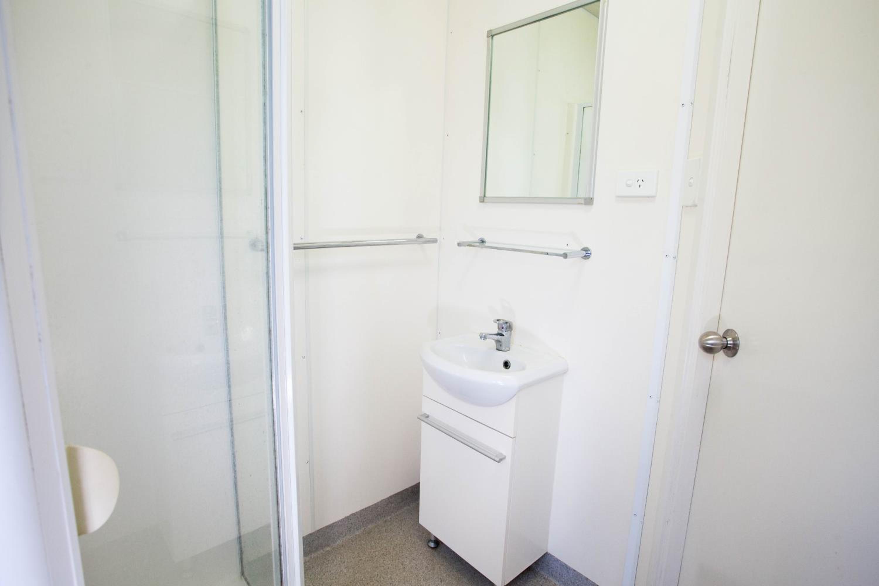 Double Room with Private Bathroom - Photo 3