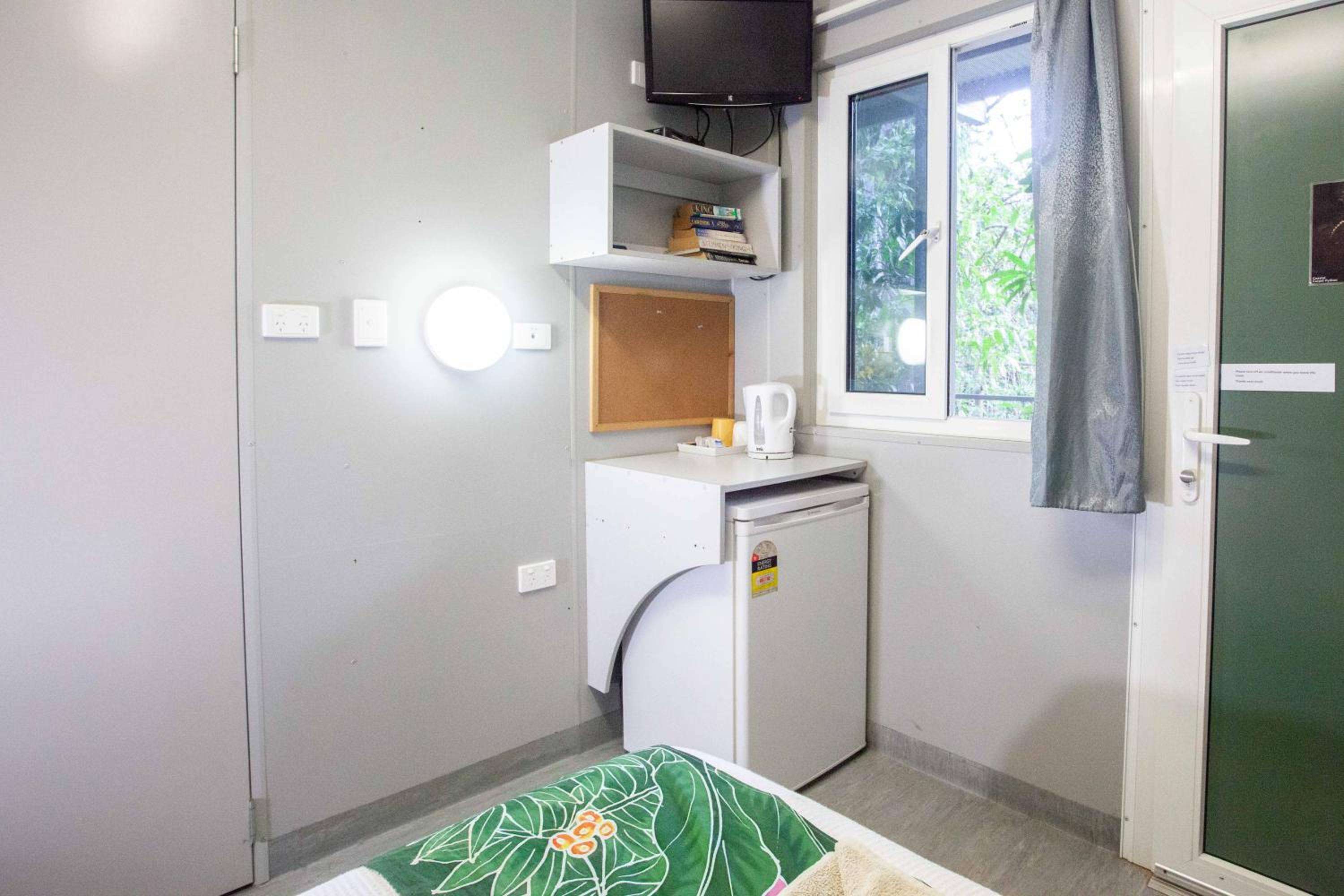 Double Room with Private Bathroom - Photo 11