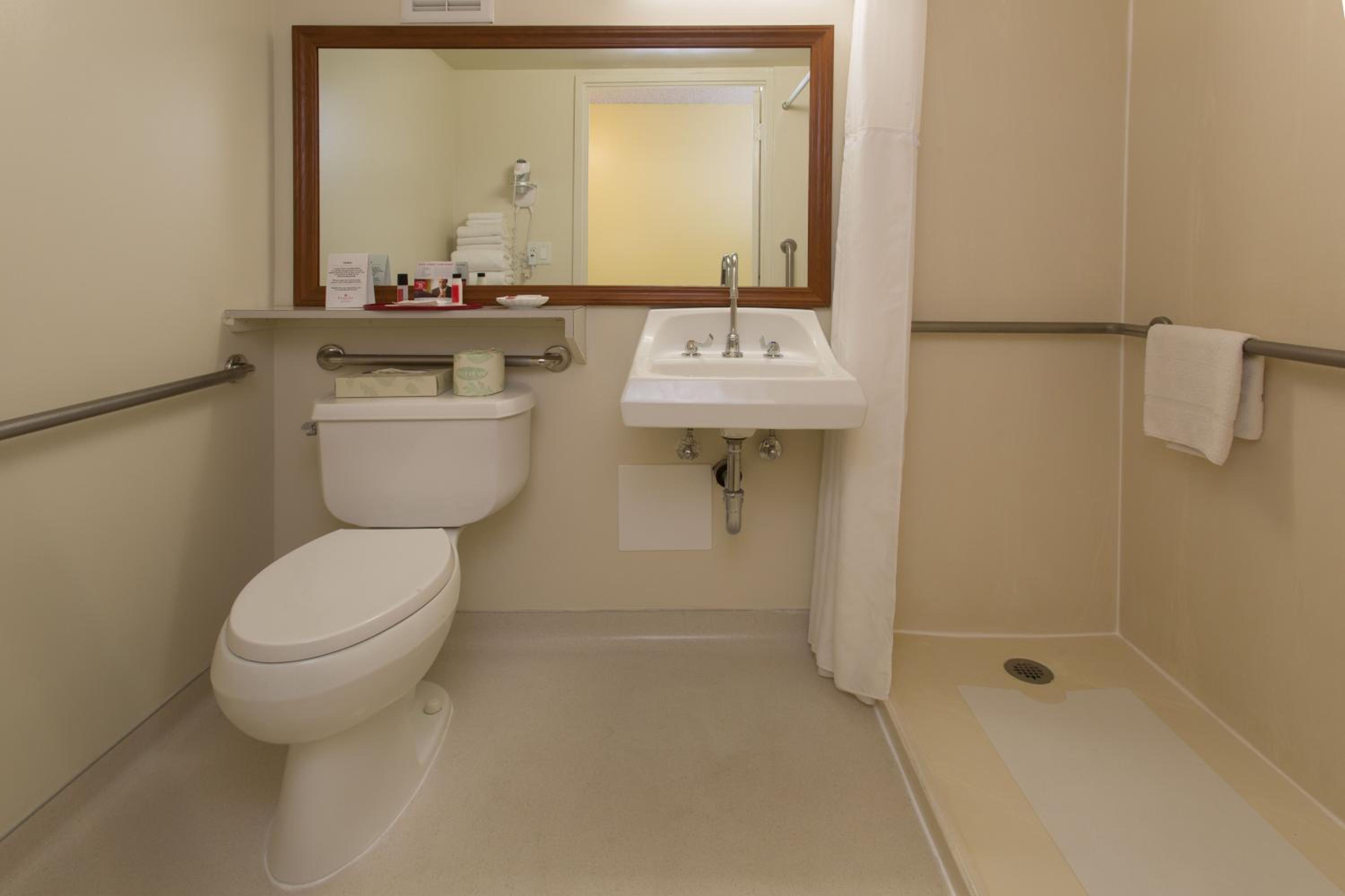 Double Room with Two Double Beds - Mobility Access/Non-Smoking - Photo 4