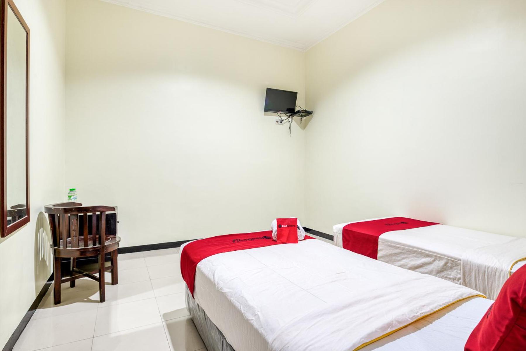 Twin Room - Photo 5