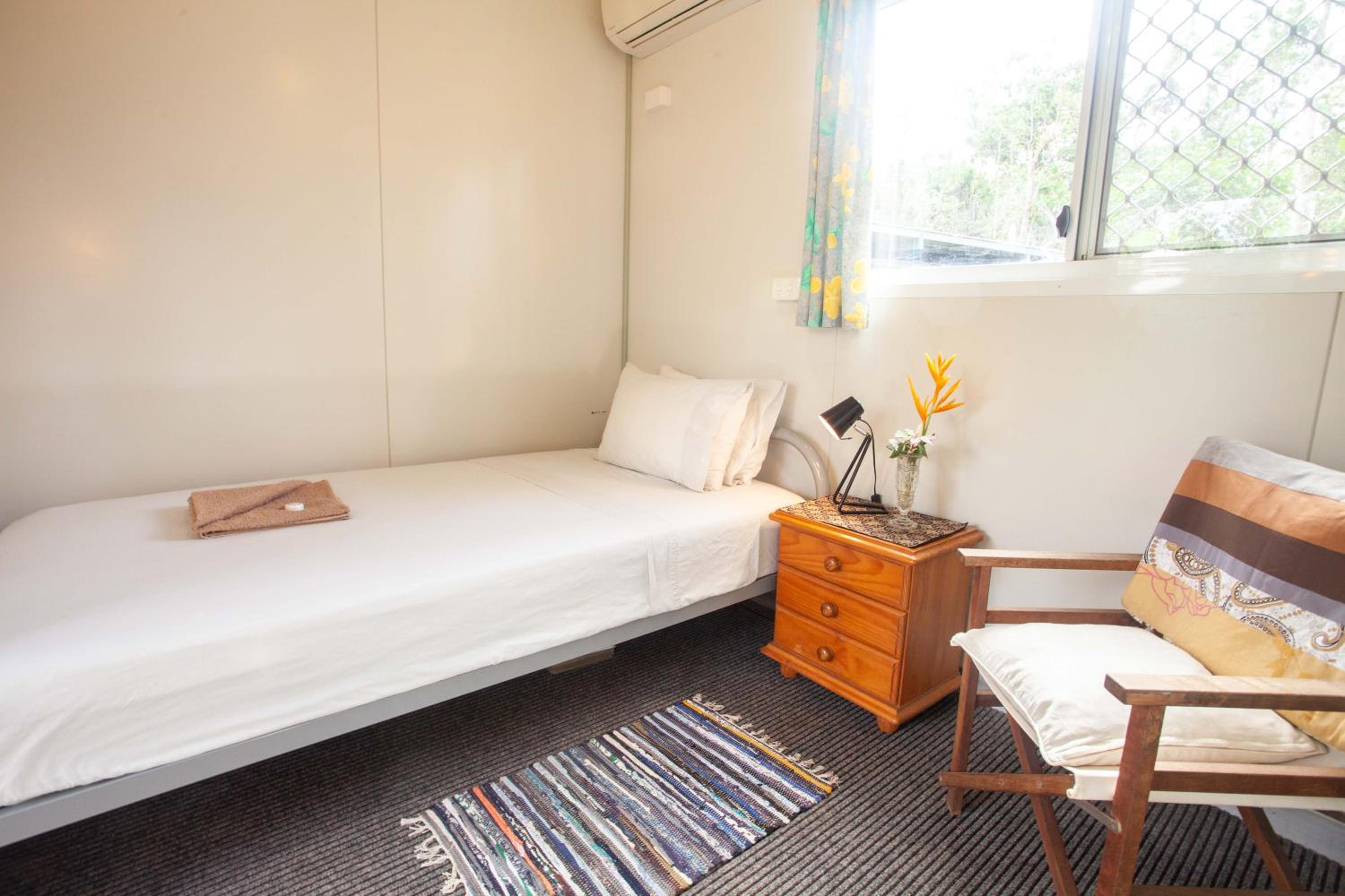 Single Room with Shared Shower and Toilet photo 1