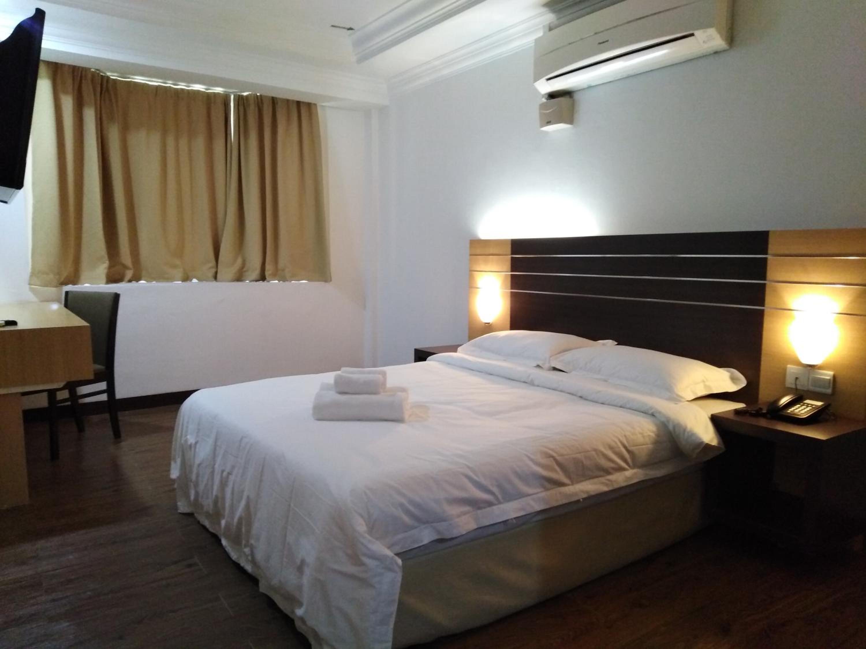 Standard Queen Room photo 2