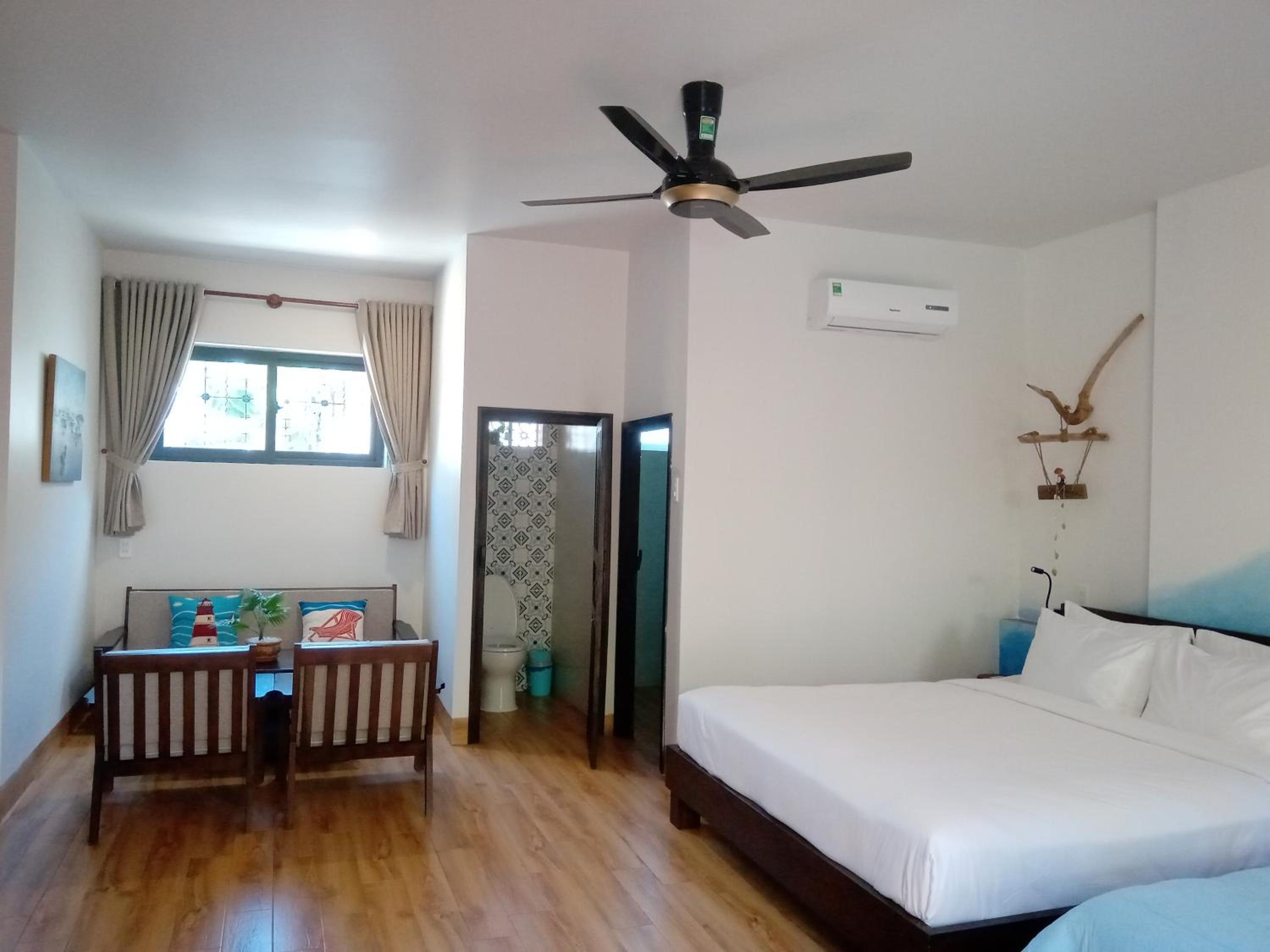 Superior Quadruple Room - Photo 7