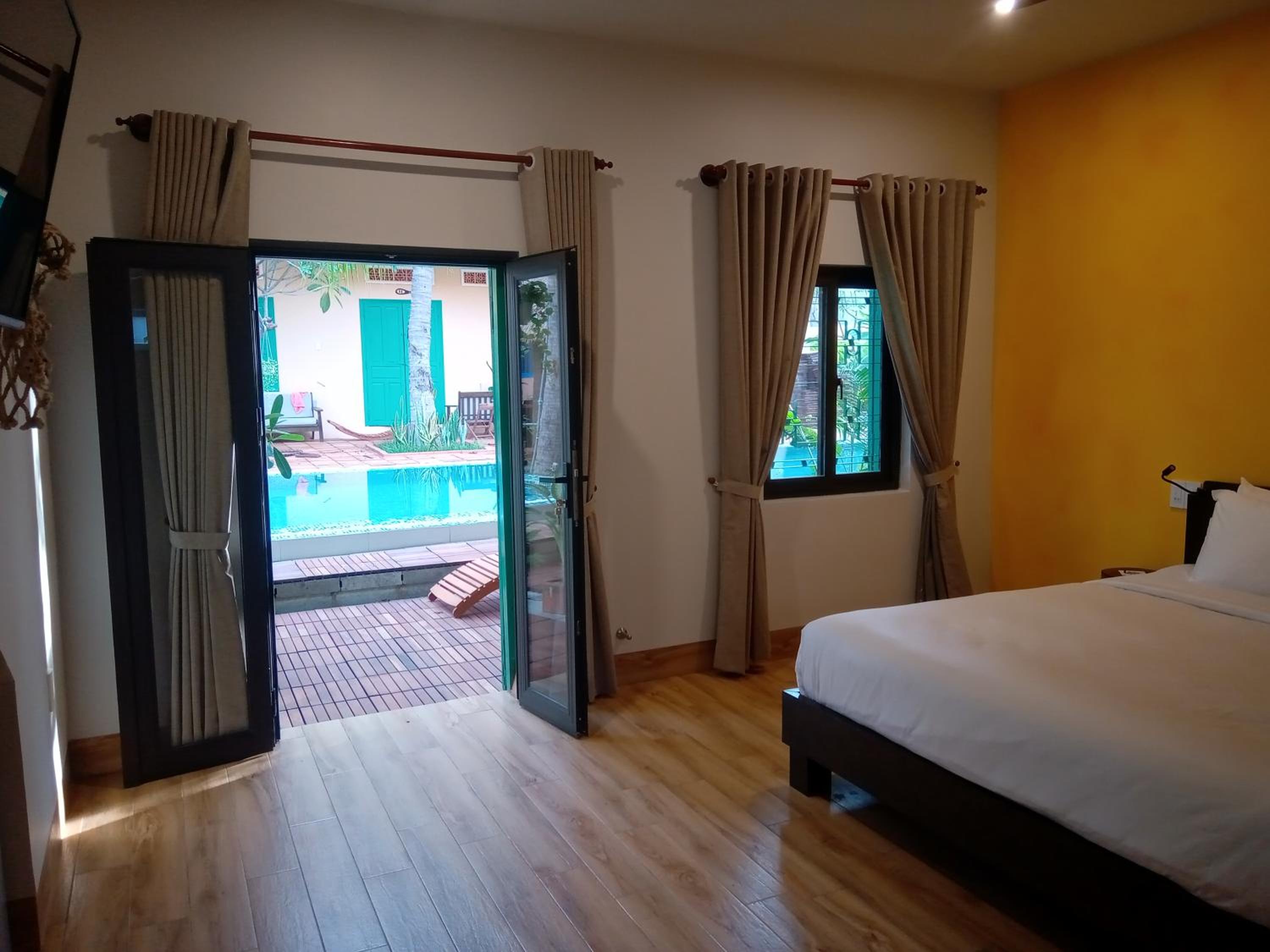 Deluxe Triple Room photo 3