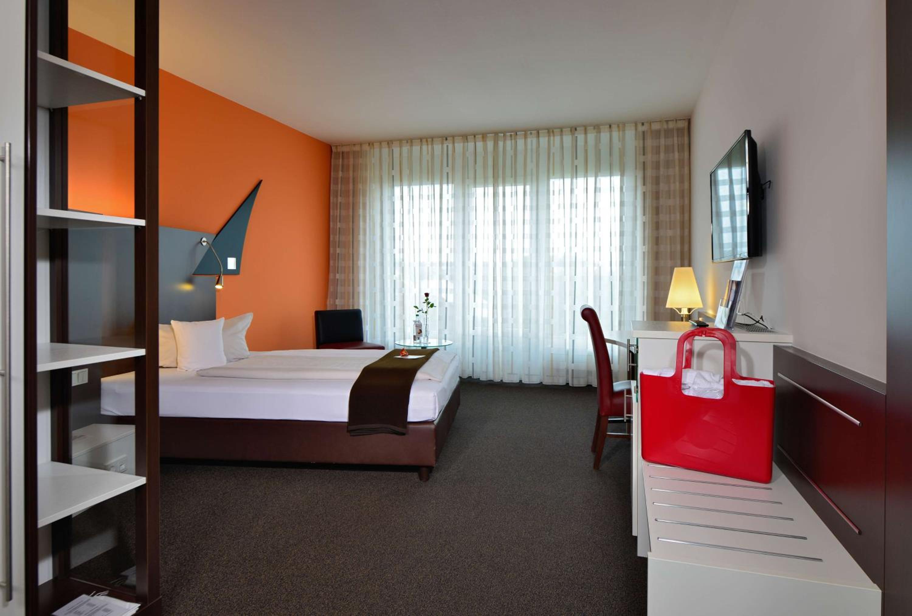 Comfort Queen Room