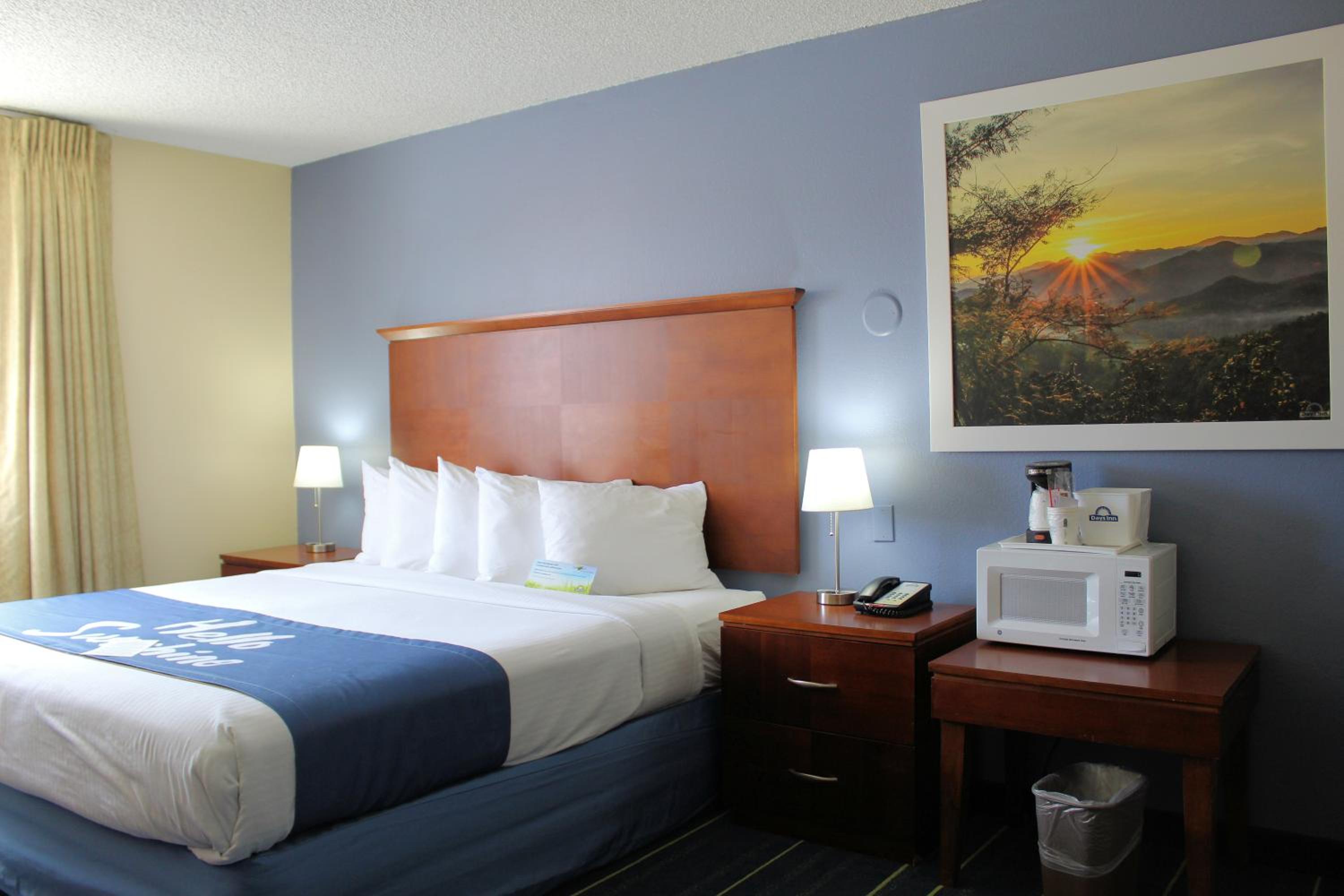 King Room - Disability Access - Non-Smoking - Photo 9