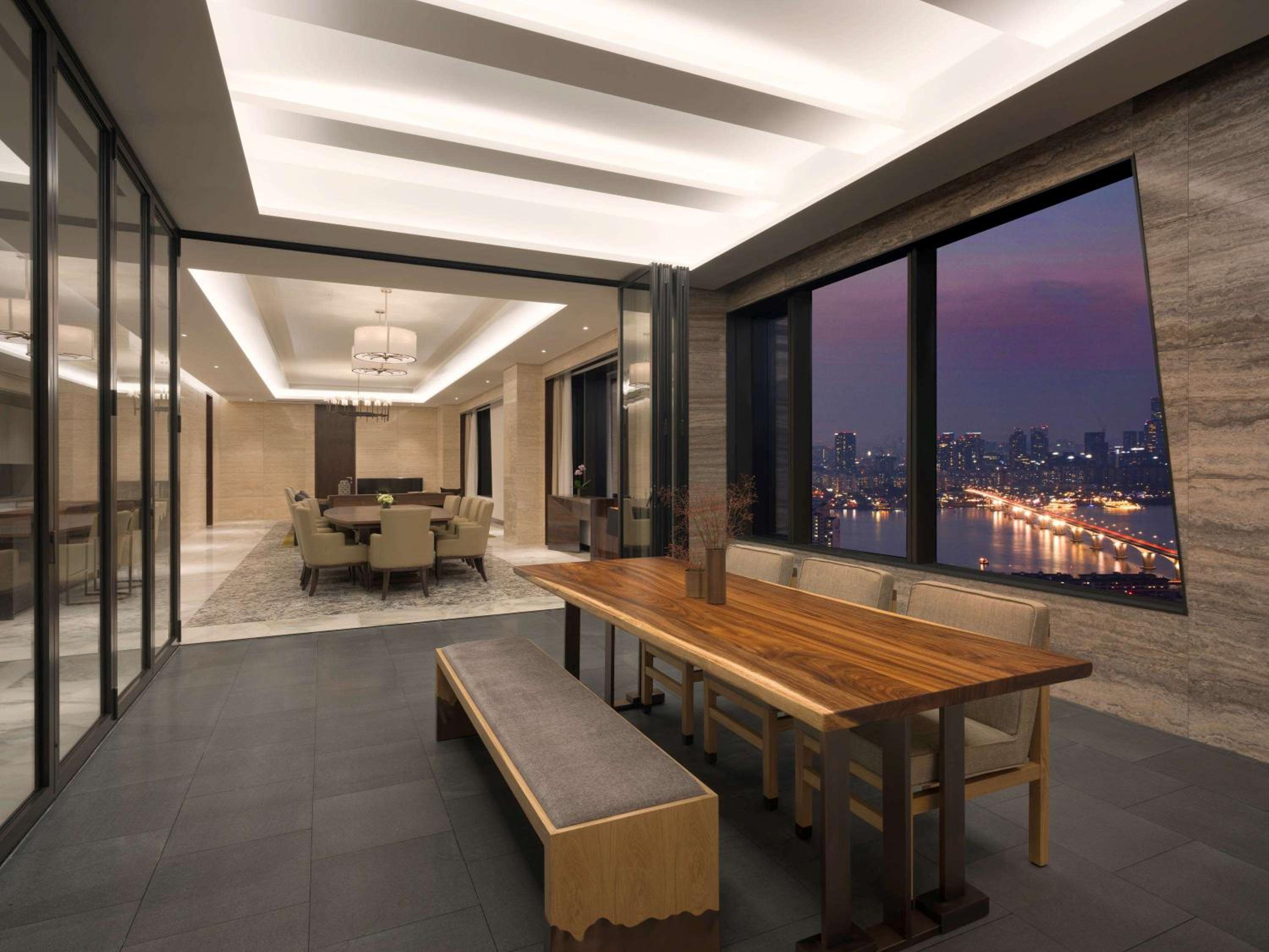 Two Bedroom Penthouse with Two King Beds photo 3