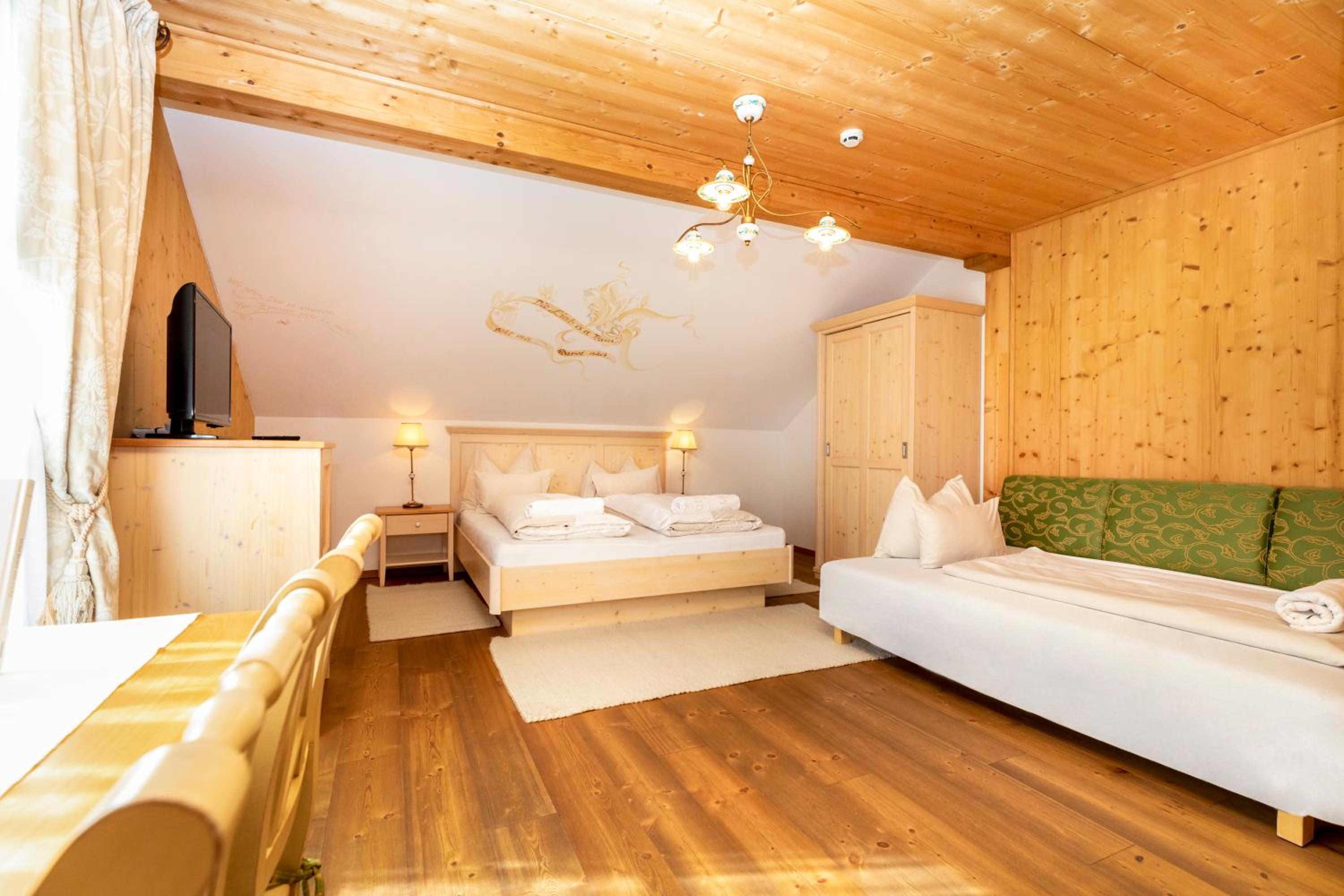 Deluxe Double Room with Balcony - Photo 1