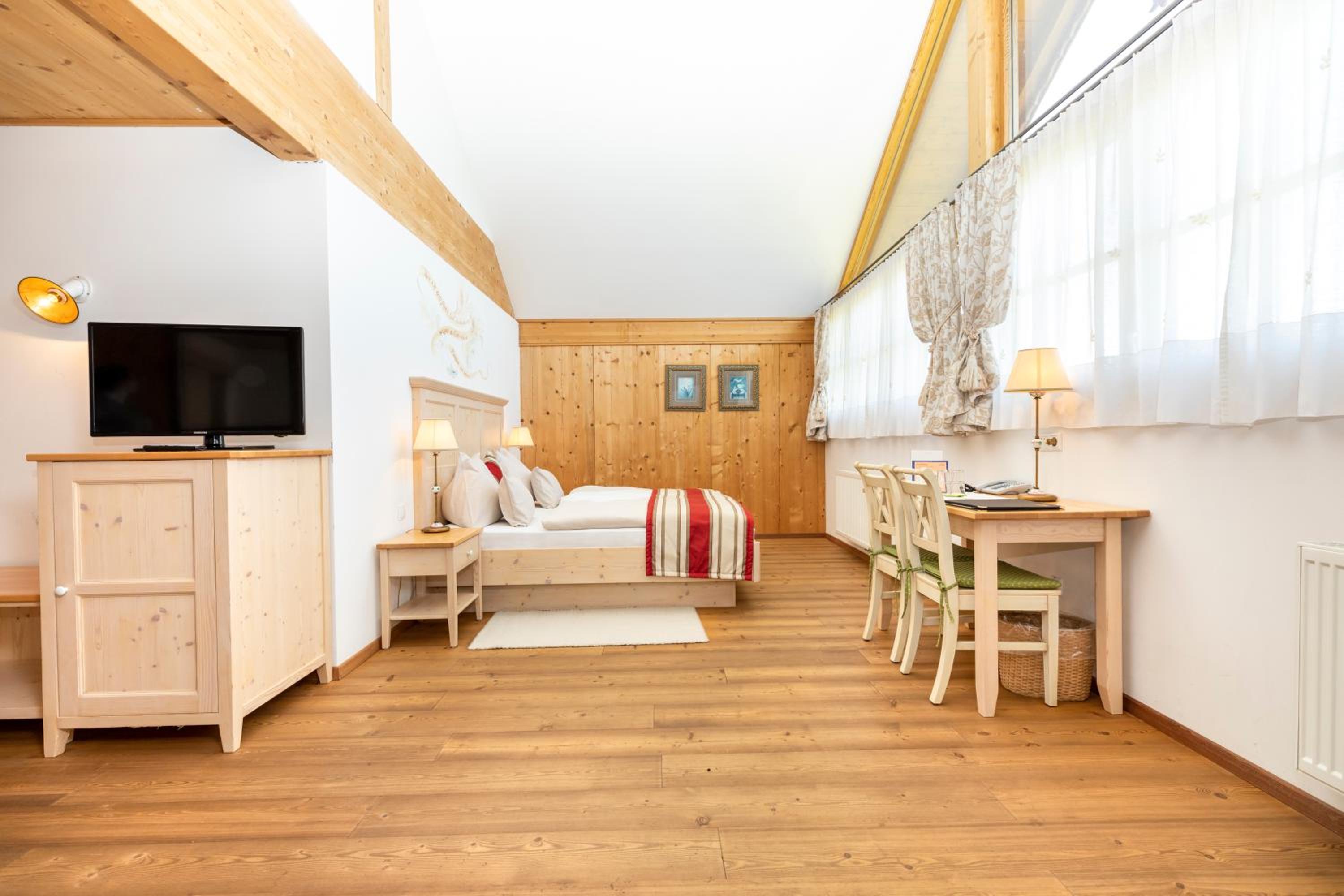 Standard Suite - Photo 7