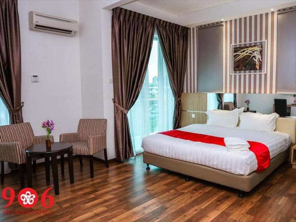 Premier Suite with Balcony