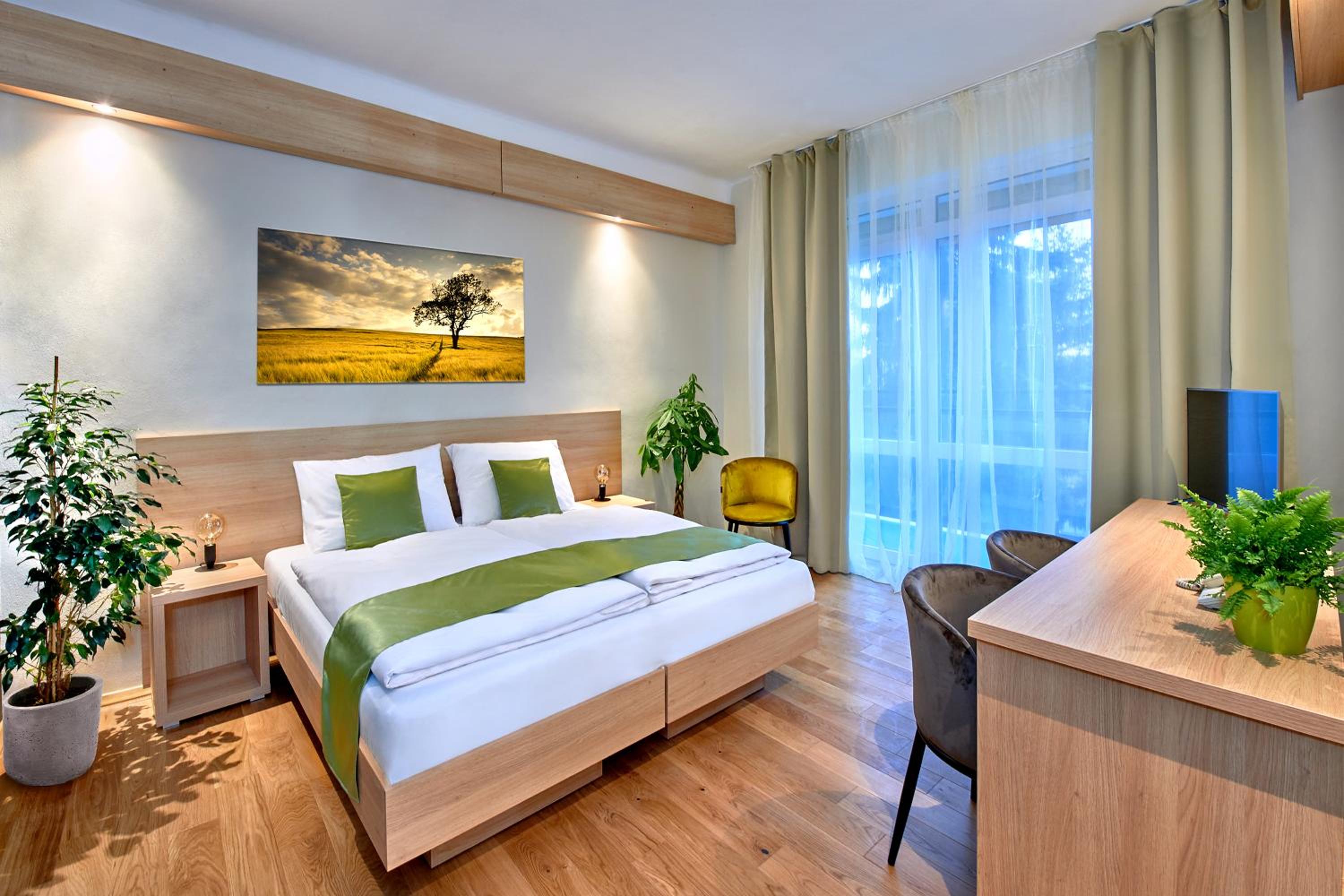 Deluxe Double Room with Balcony - Photo 2