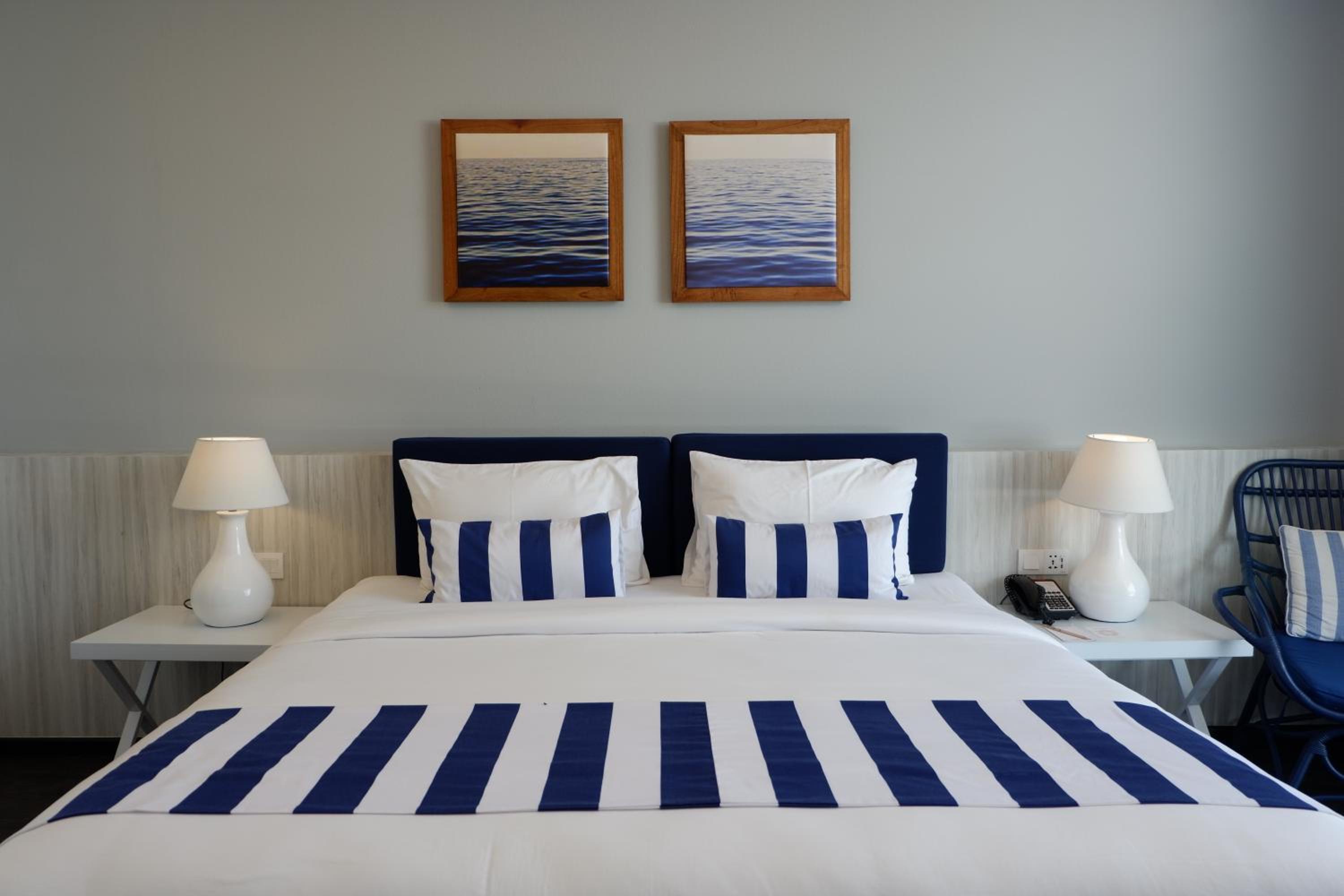 Deluxe King Ocean View - Photo 4