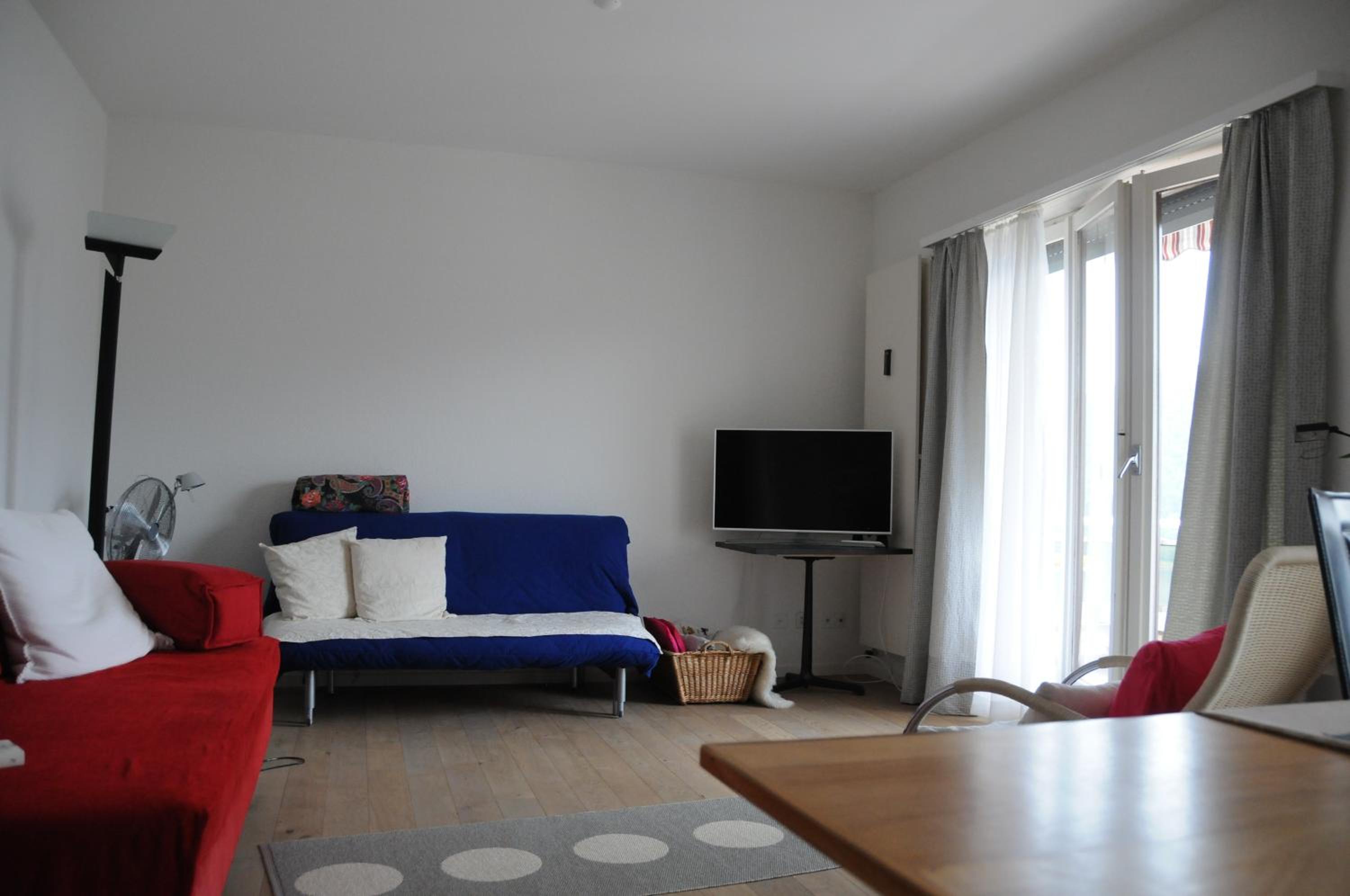 One-Bedroom Apartment photo 1