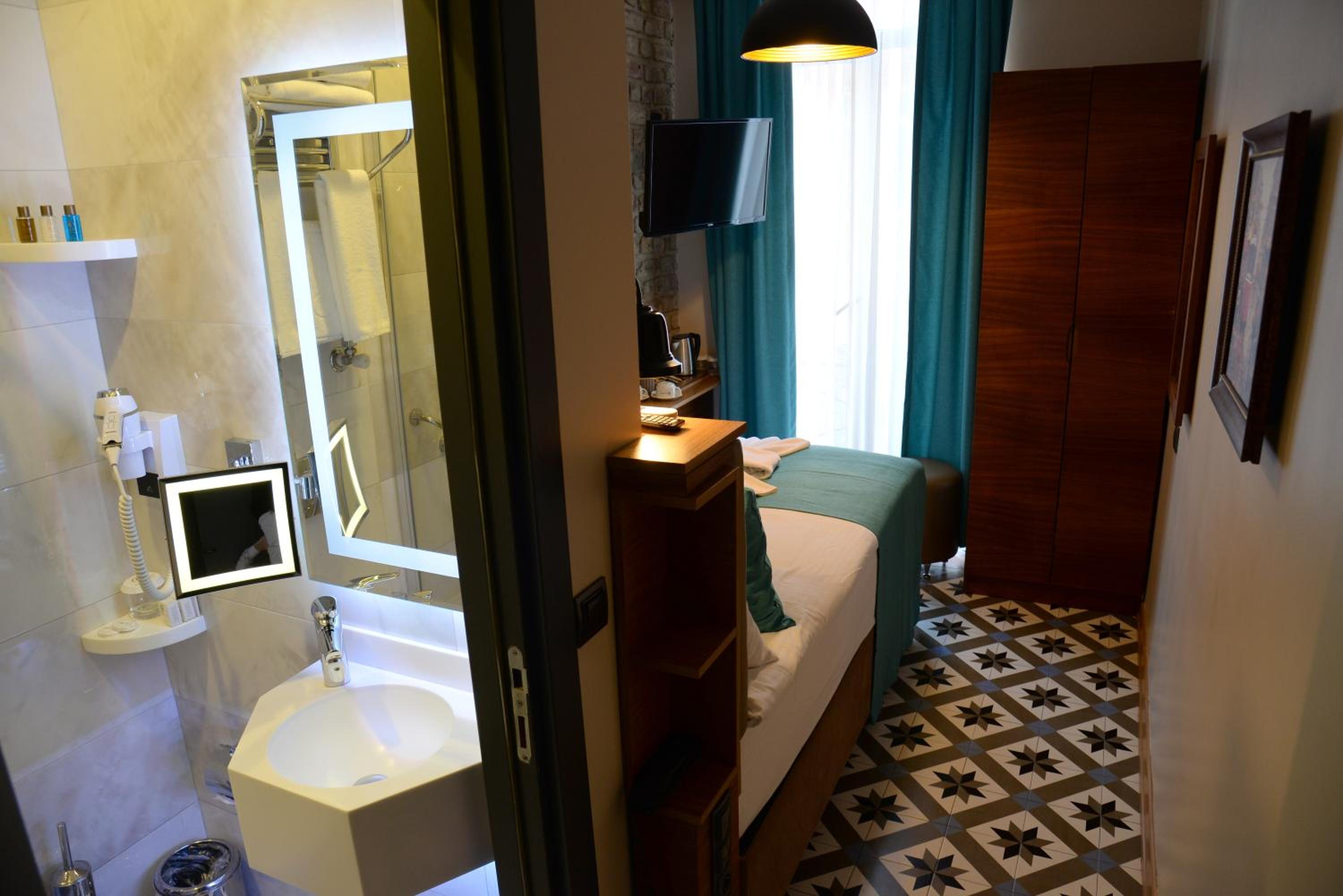 Standard Single Room photo 3