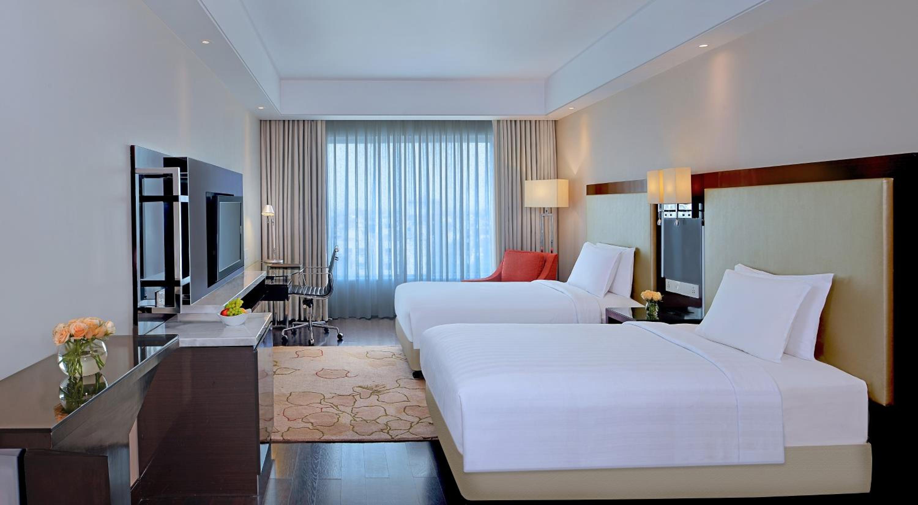 Executive Room Taj Mahal View with 10% discount on food, beverages and laundry | 50% discount on spa until 5pm | 1+1 IMFL Happy Hours from 1pm to 5pm (Henry's Pub Only) | | Cookies & Chocolate platter per stay | 10 min foot massage - Photo 6