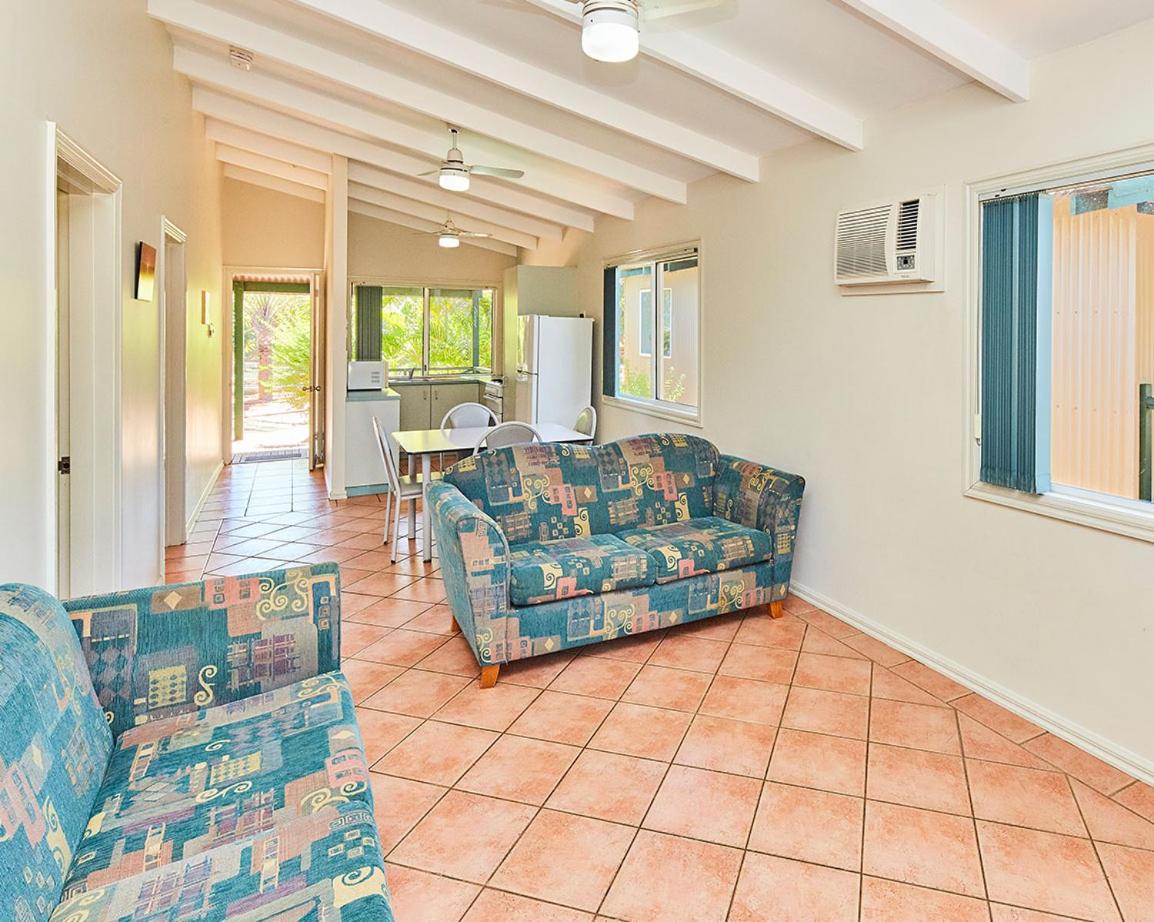 Two-Bedroom Villa (Sleeps 5) photo 3