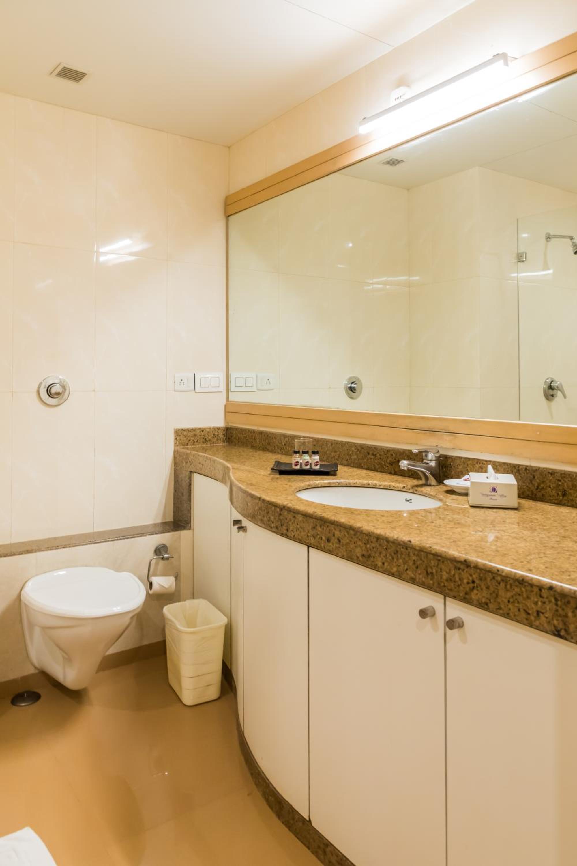 Superior Double or Twin Room (Complimentary welcome drink on arrival ) - Photo 4