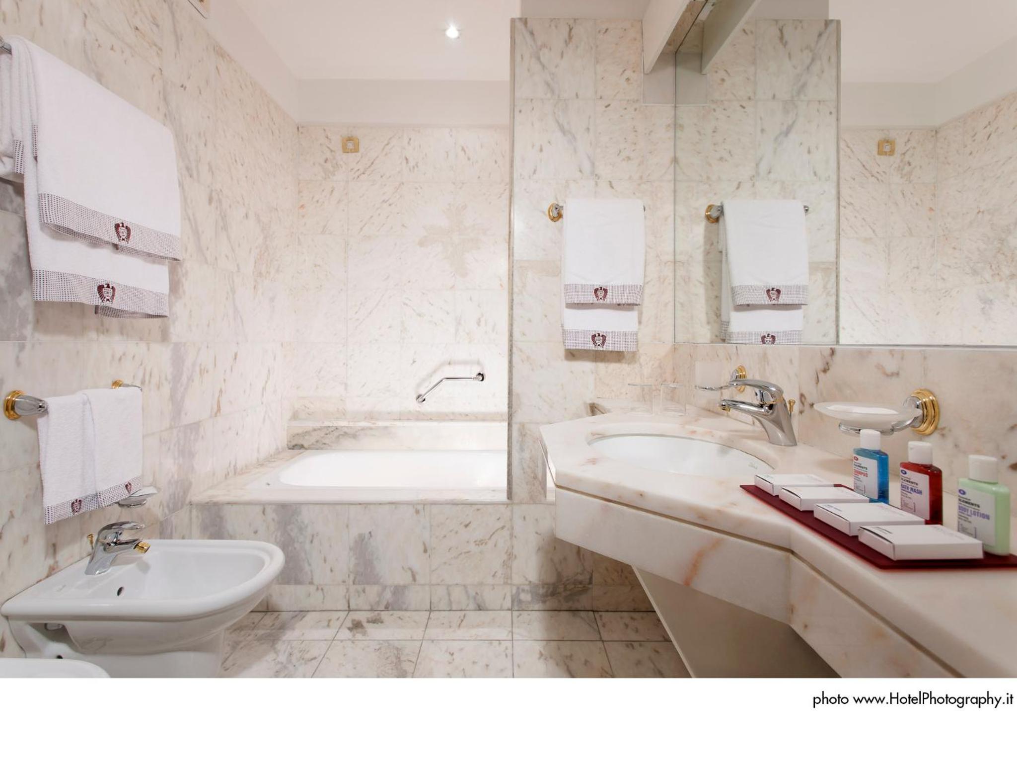 Classic Double Room - Photo 5