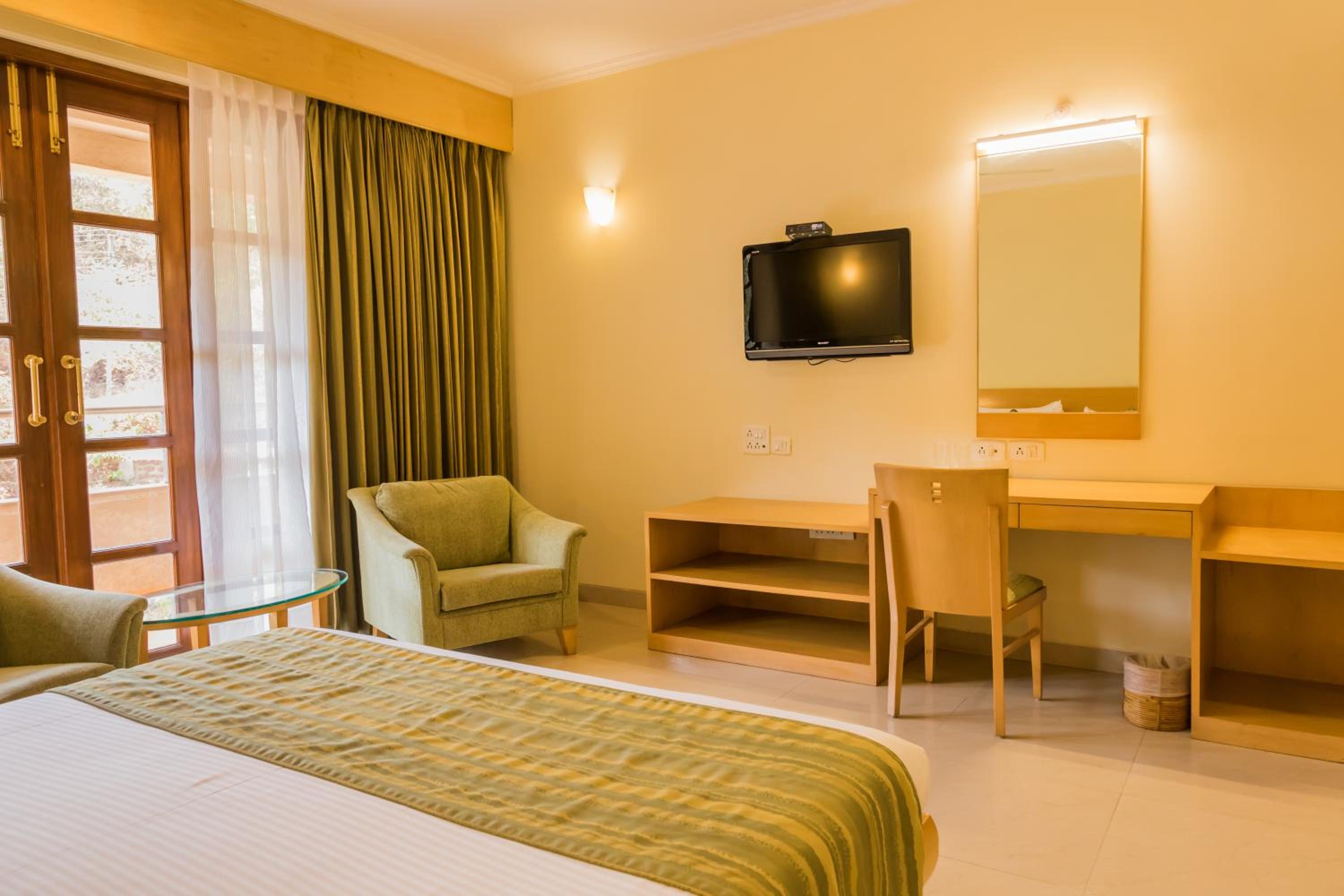 Deluxe Double or Twin Room (Complimentary welcome drink on arrival ) - Photo 3